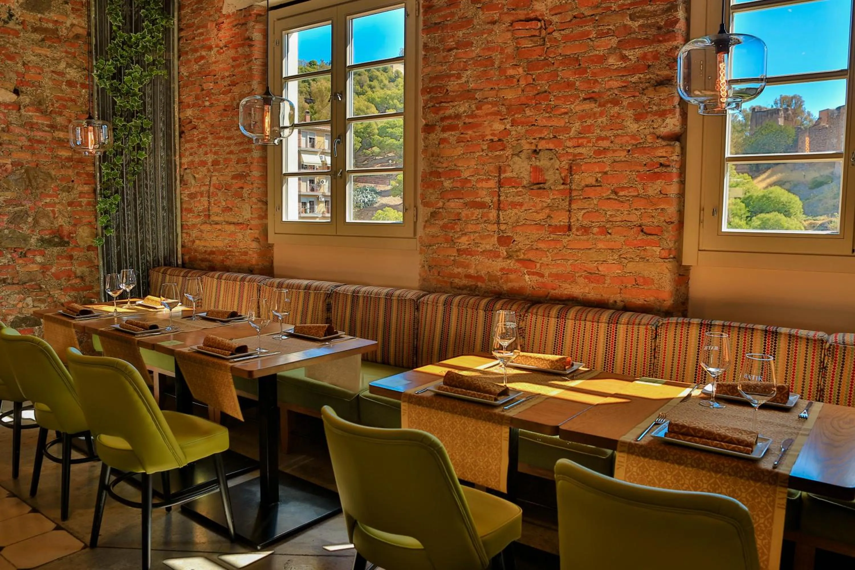 Restaurant/places to eat in Alcazaba Premium Hotel