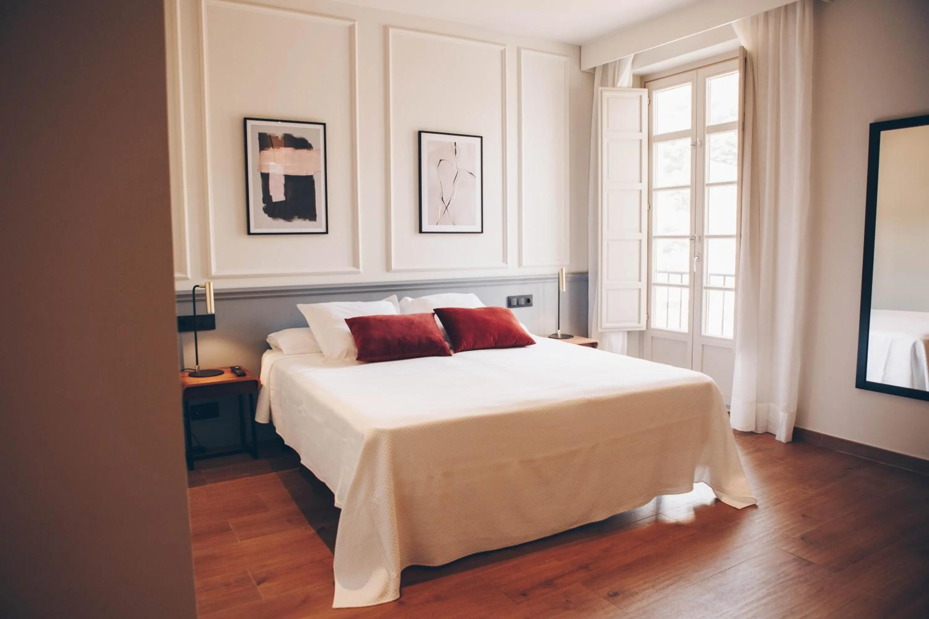 Bed in Alcazaba Premium Hotel