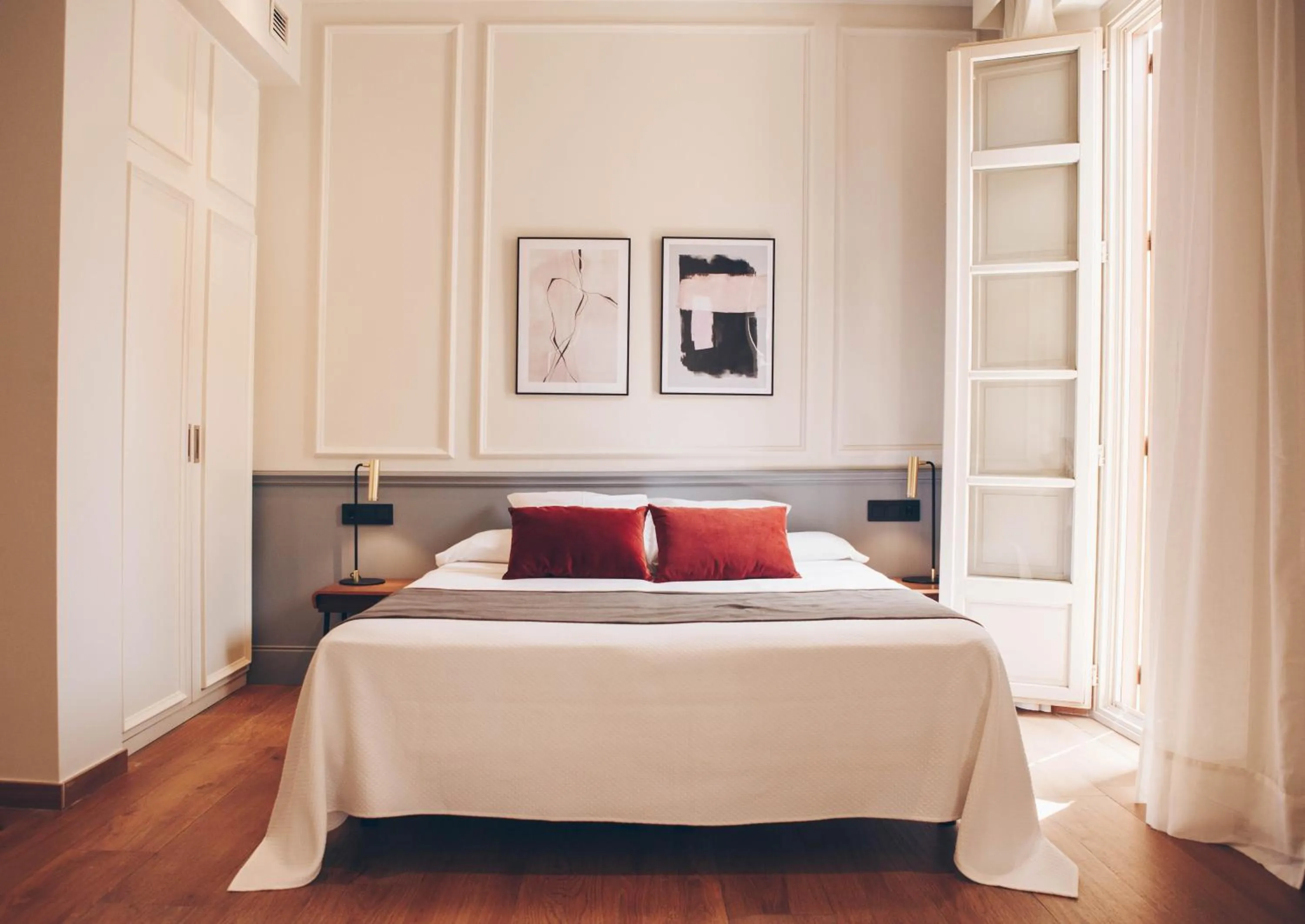 Bed in Alcazaba Premium Hotel