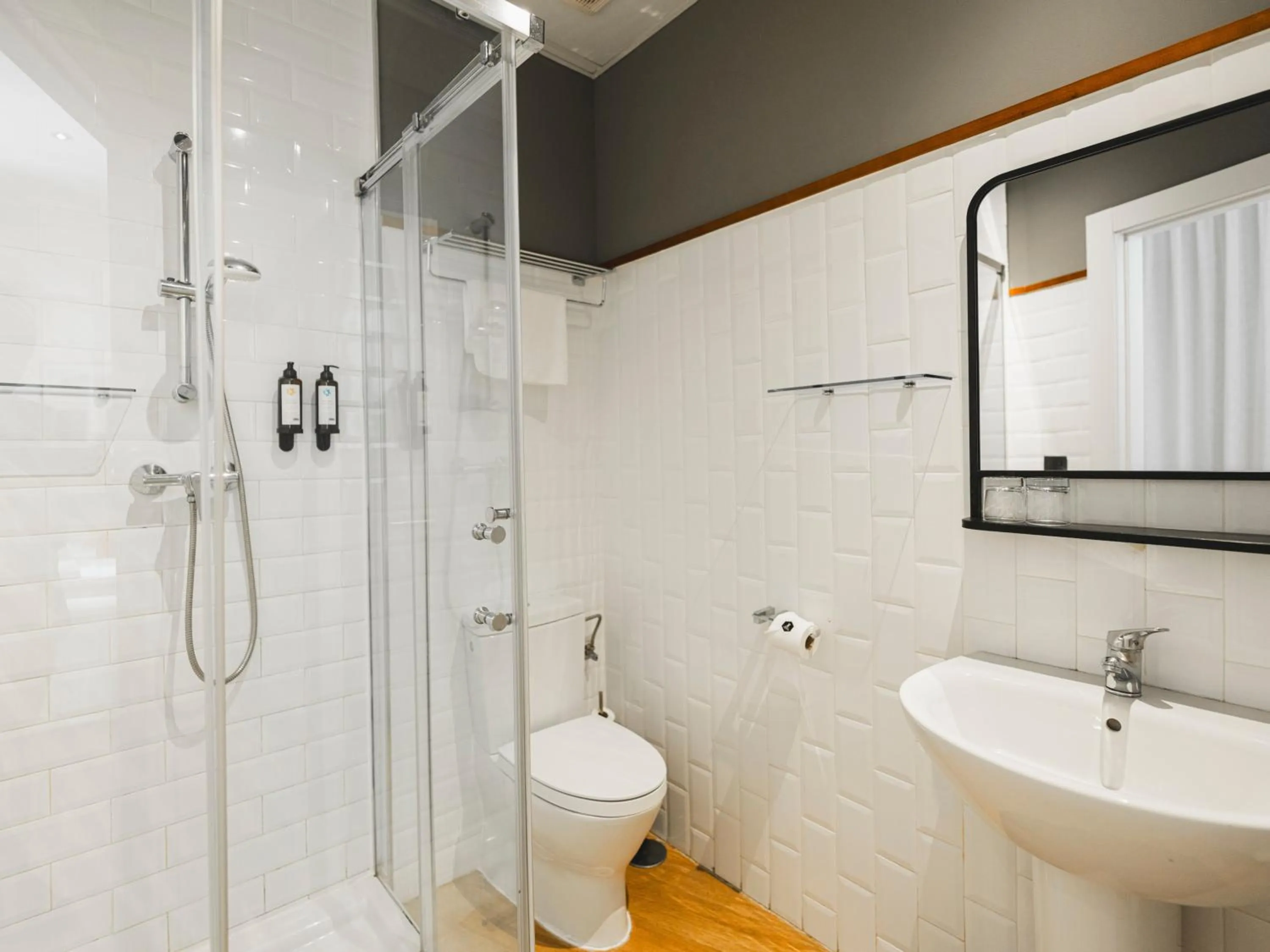 Shower in Alcazaba Premium Hotel