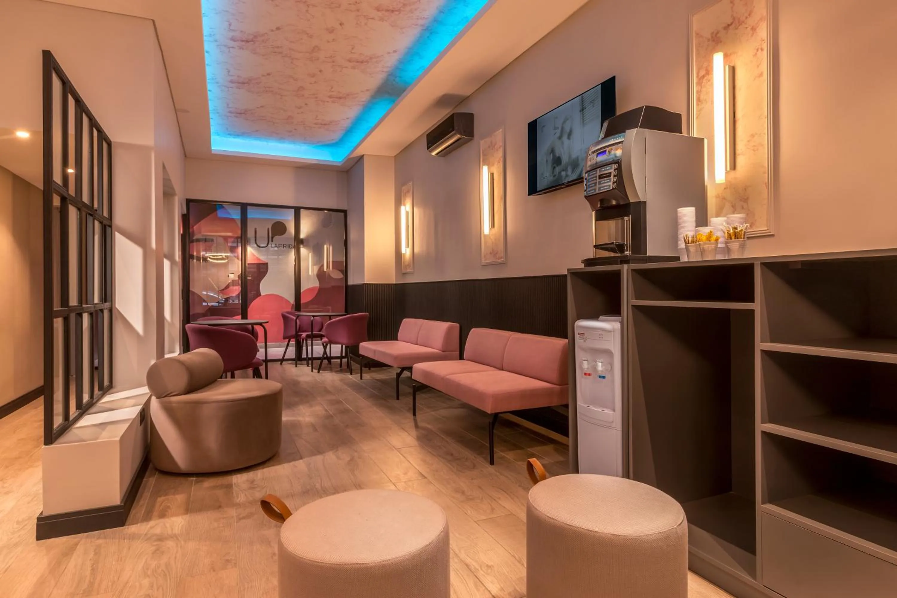 Seating area in Up Laprida