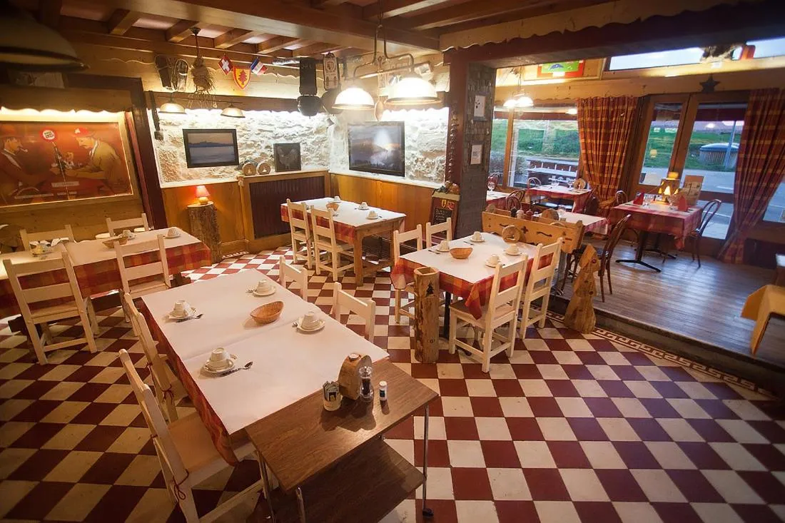 Restaurant/places to eat in Logis hôtel Arbez Franco Suisse