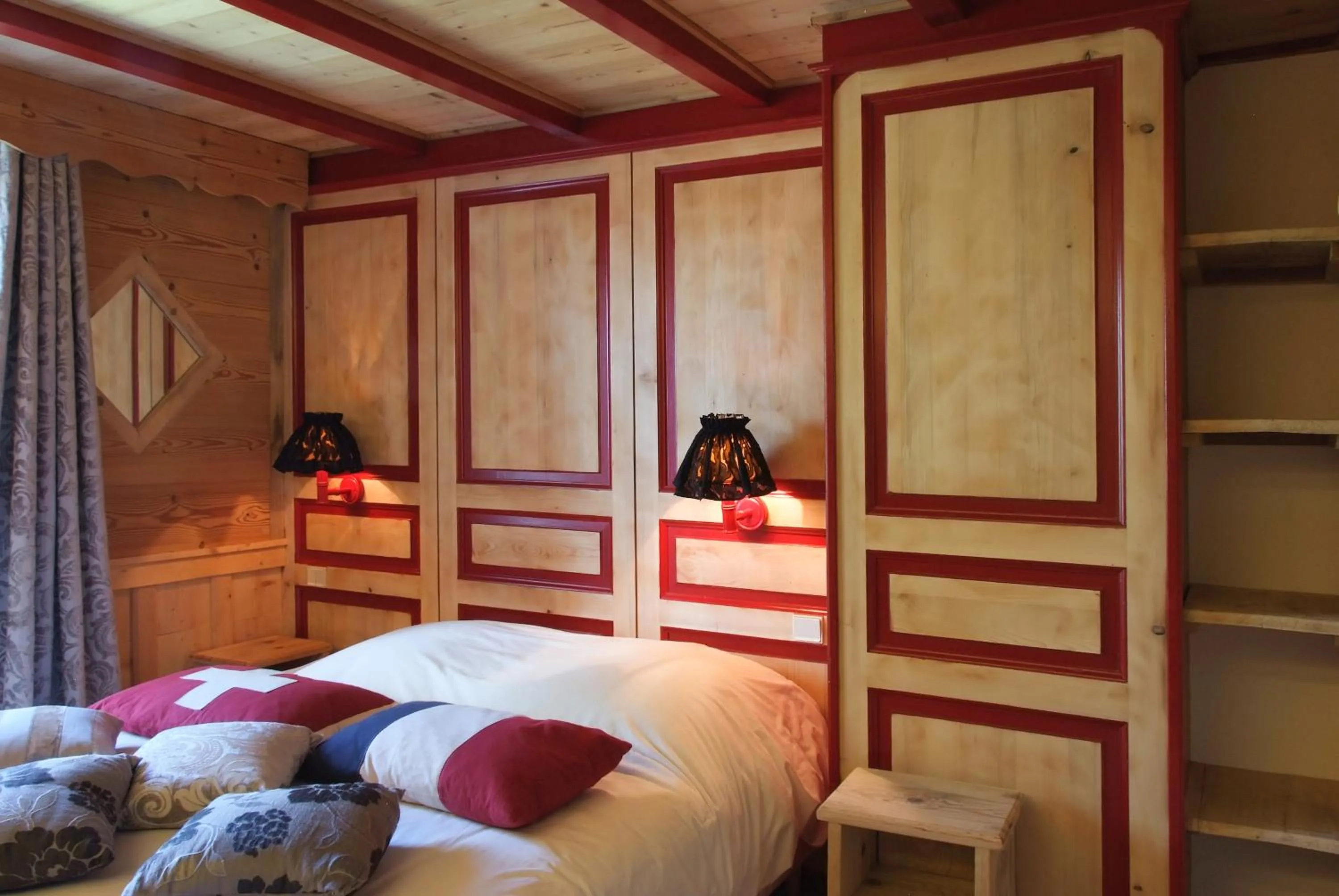 Bed in Logis hôtel Arbez Franco Suisse