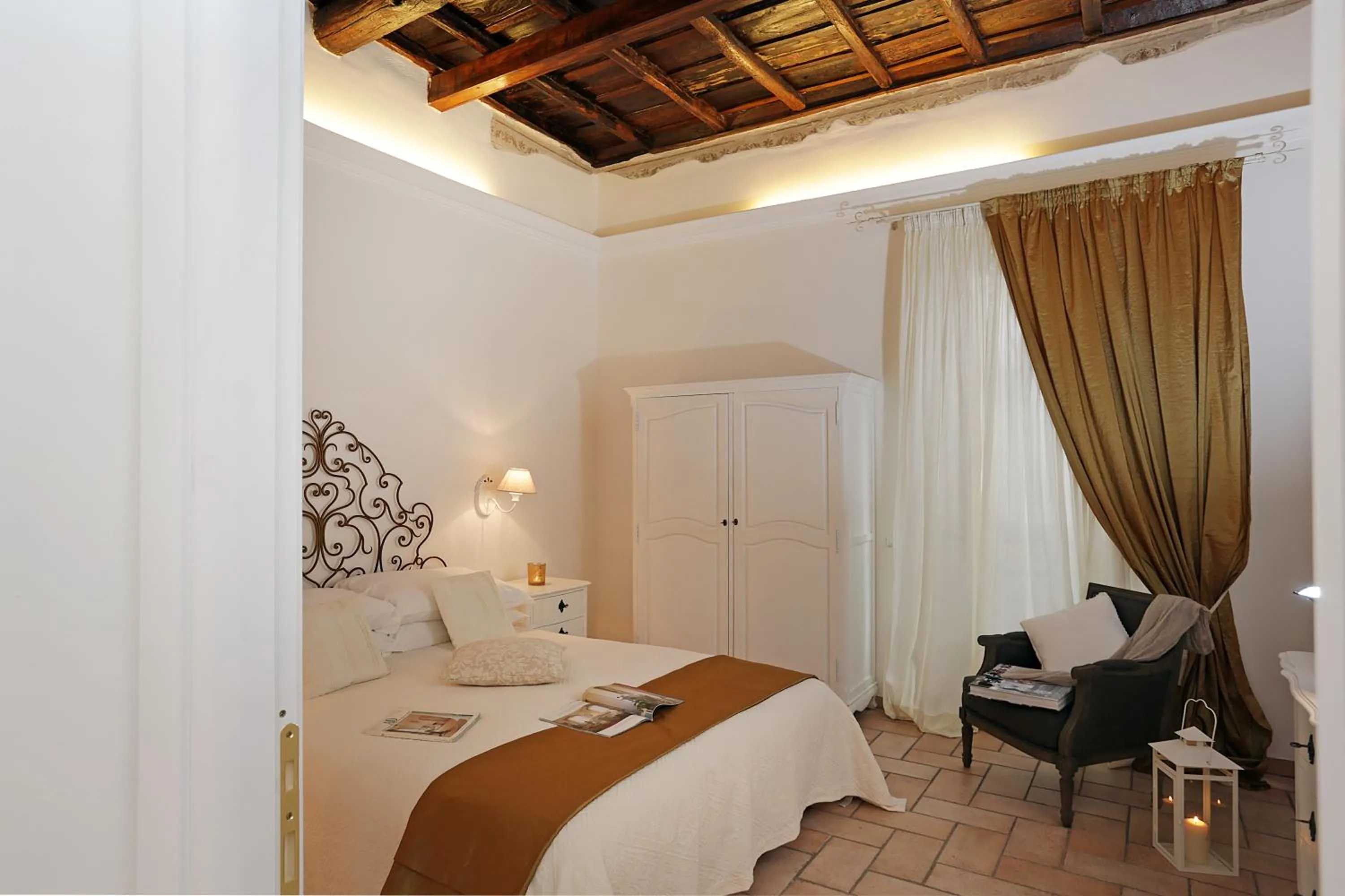 Bedroom, Bed in Madonna de' Monti Suites