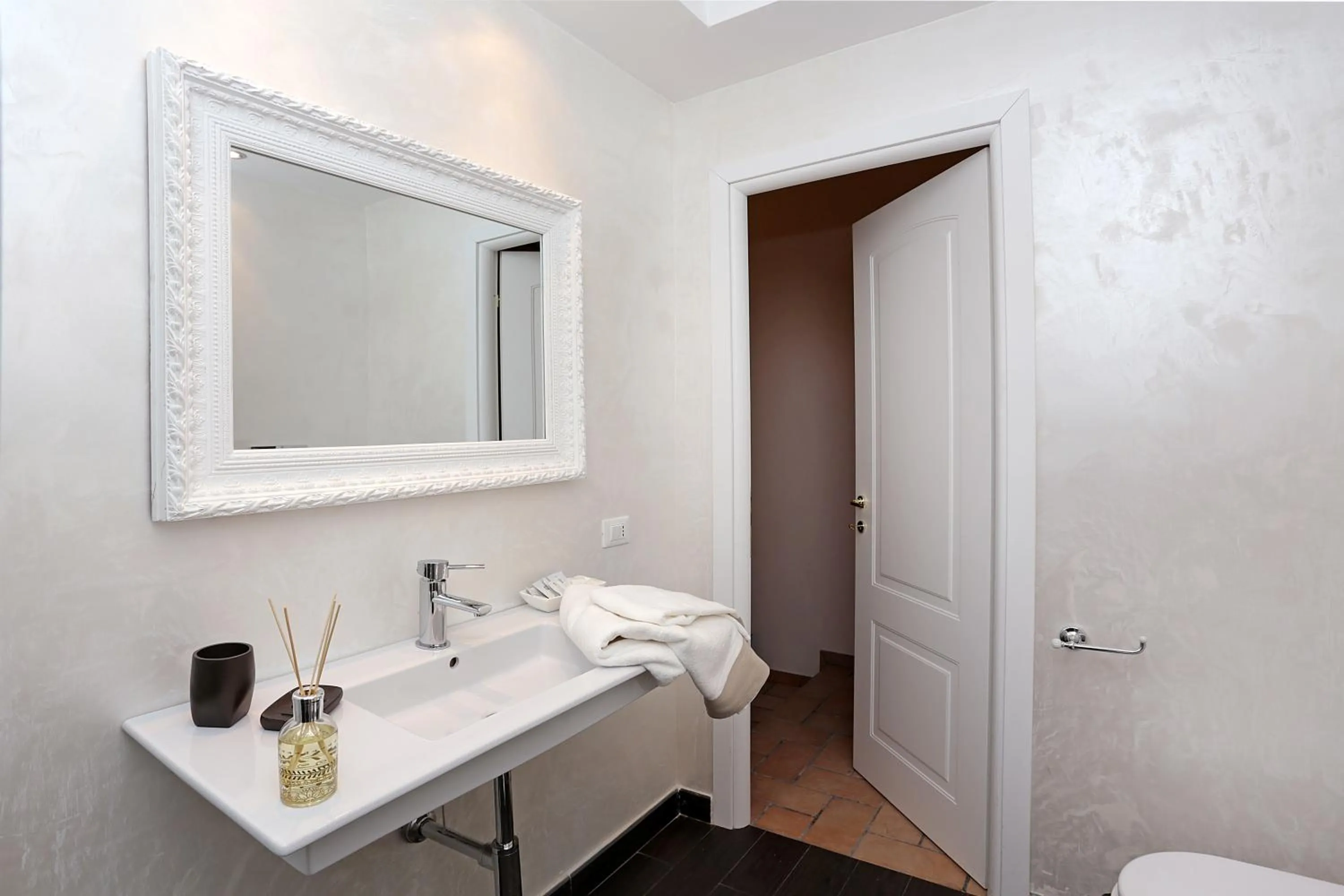 Bathroom in Madonna de' Monti Suites