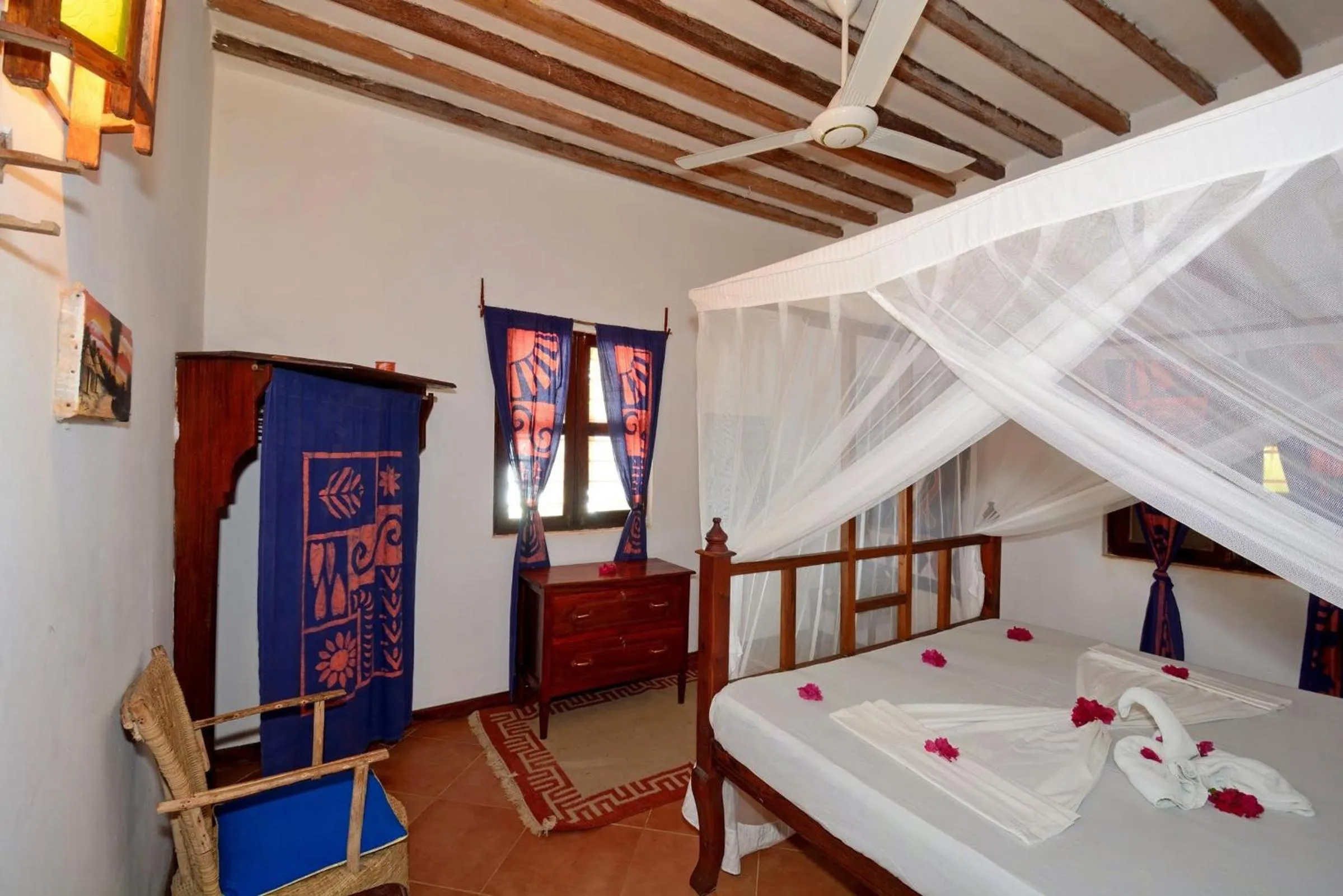 Bedroom, Bed in Kipepeo Lodge Zanzibar