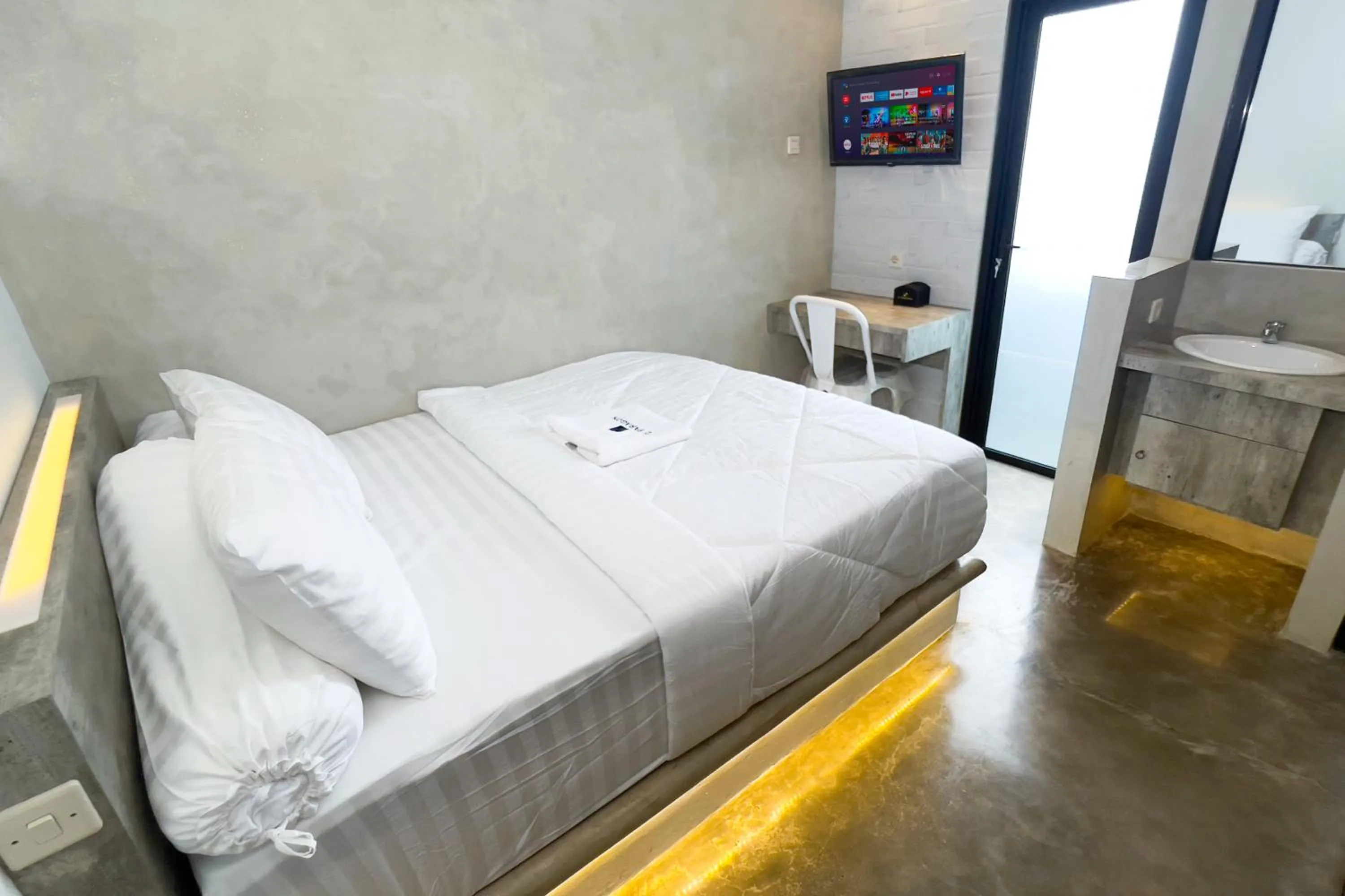 Bed in Dparagon Senopati