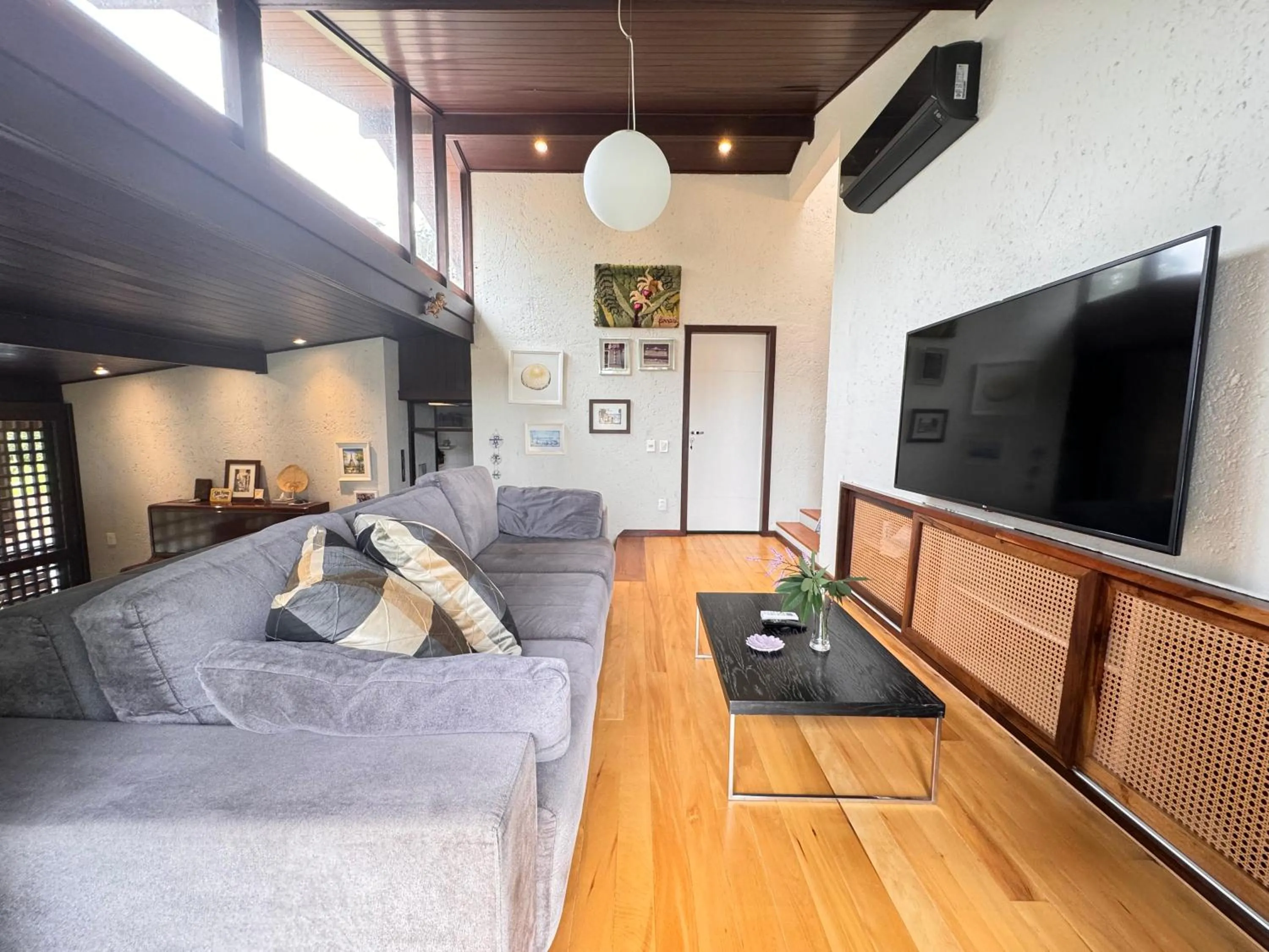 Communal lounge/ TV room in Casa Ideal para Férias em Florianópolis