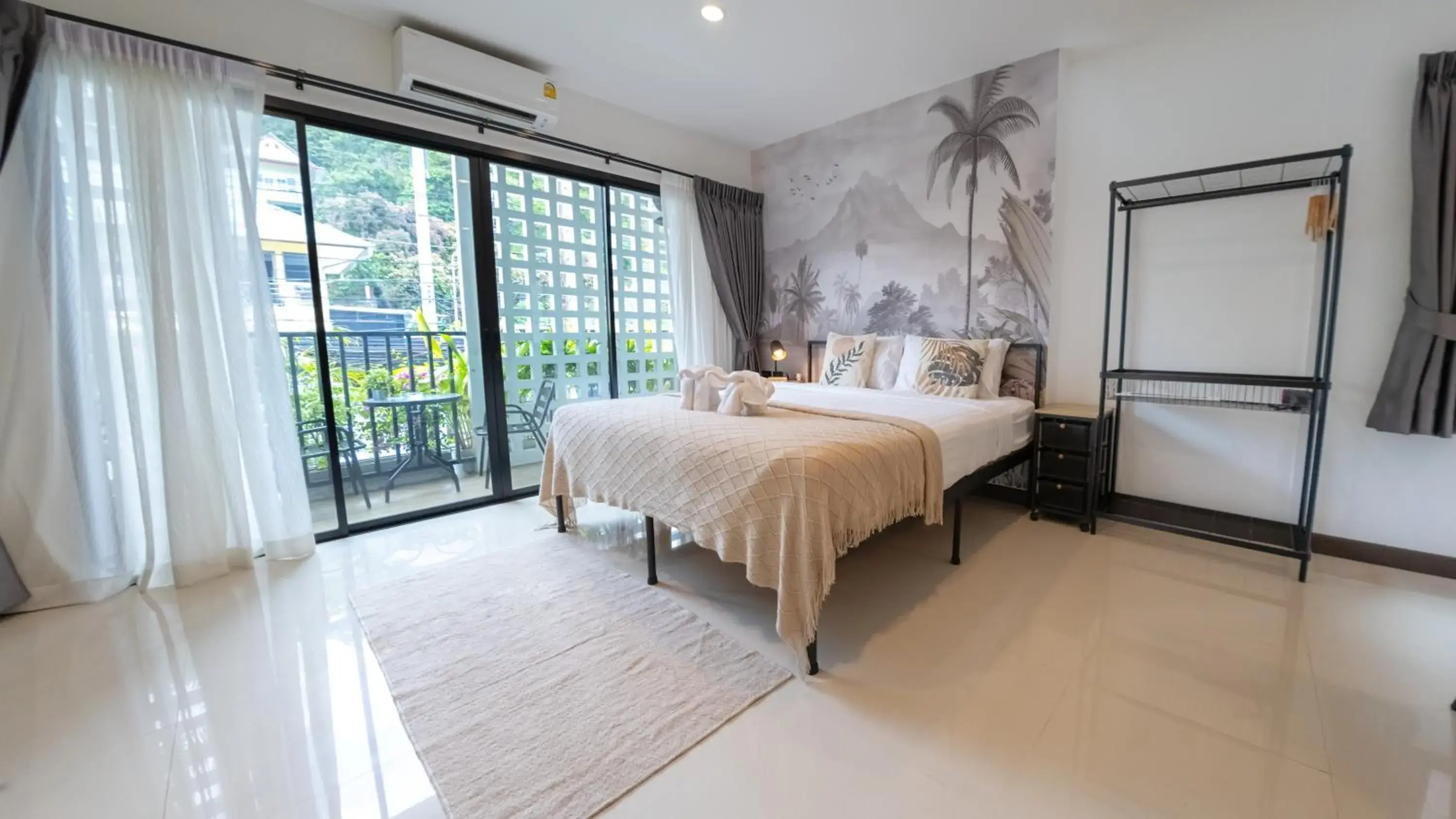 Deluxe Double Room with Balcony in Mitsu Guesthouse Deluxe Double Room with Balcony in Mitsu Guesthouse