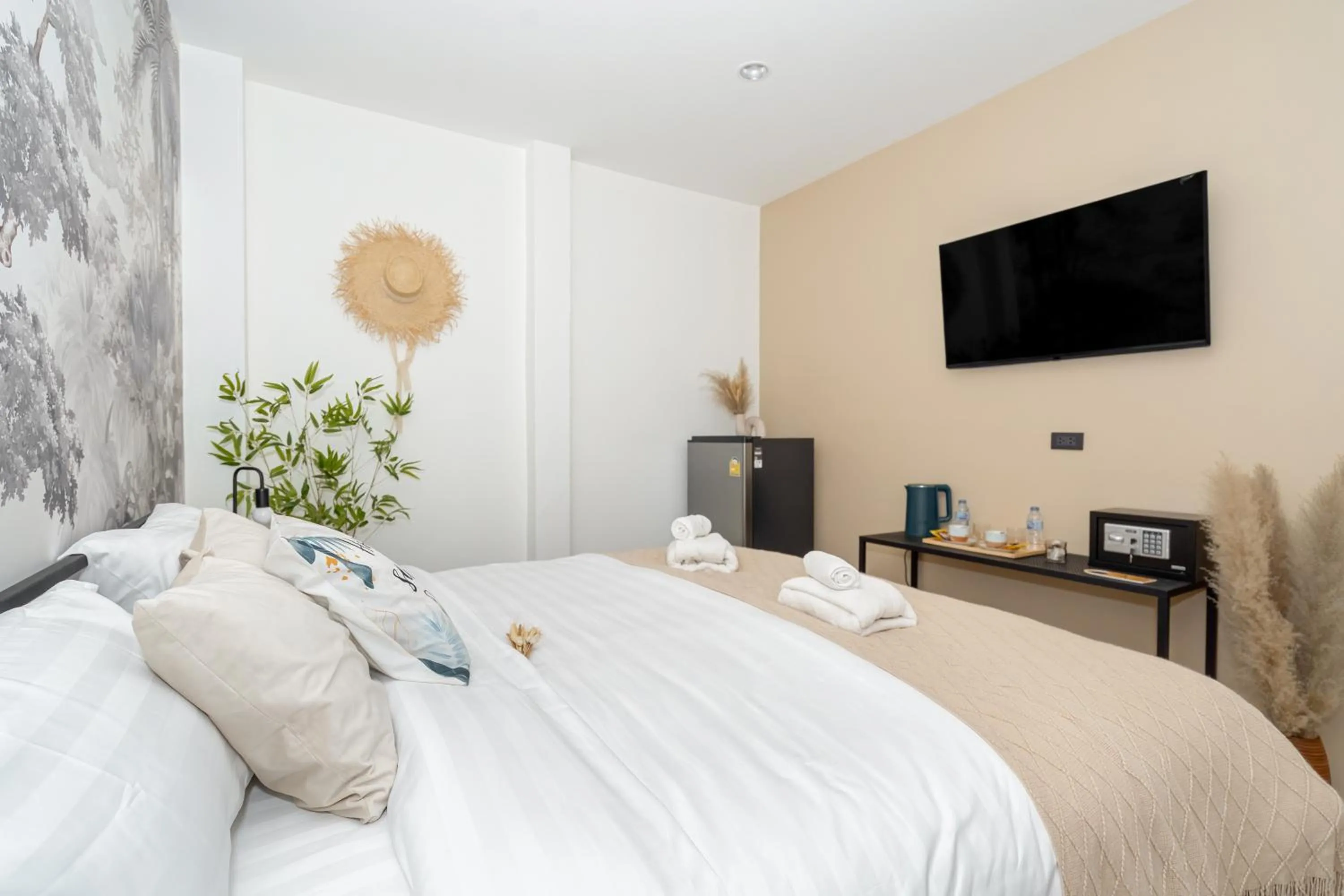 Bedroom, Bed in Mitsu Guesthouse