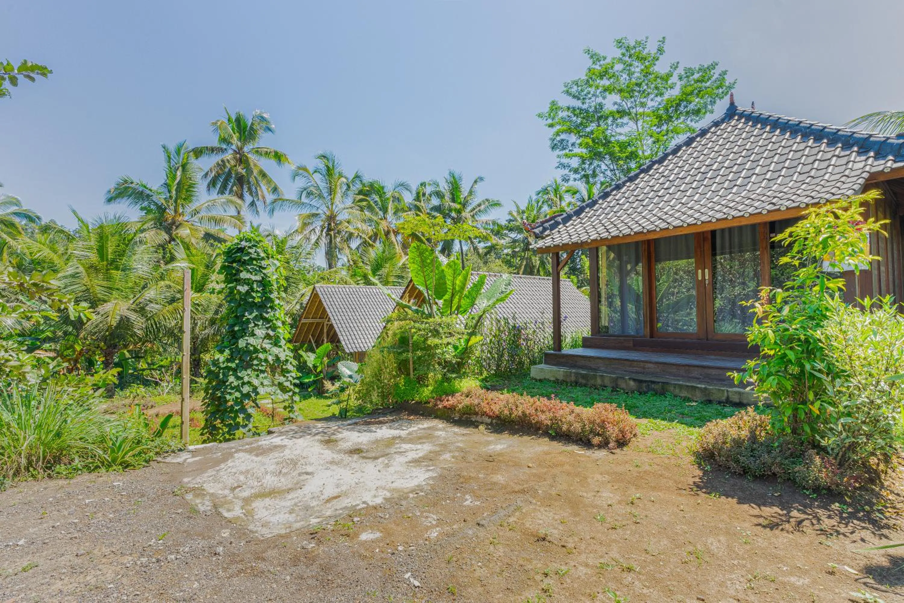 Property building in Lembah Wanna