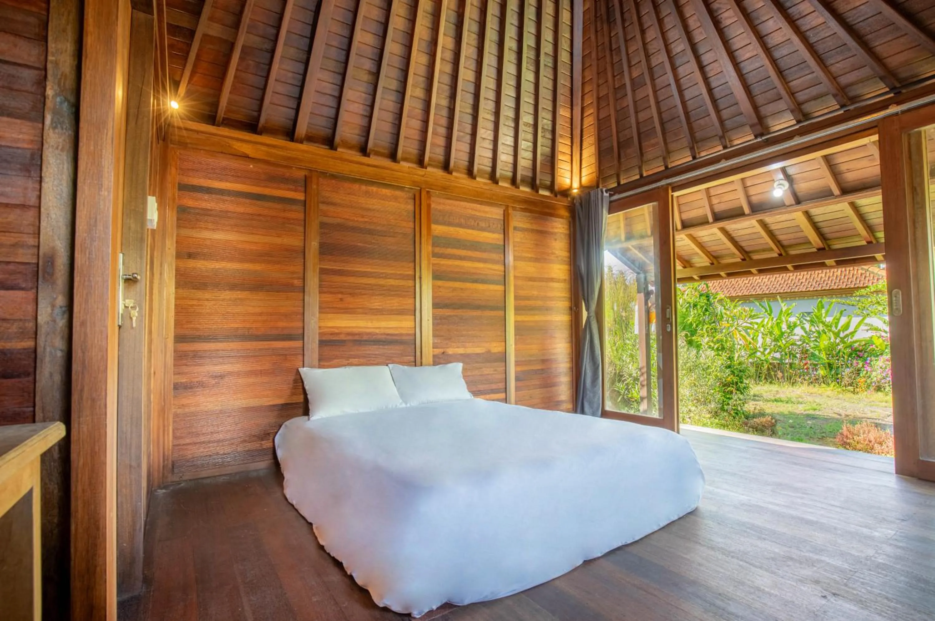 Bedroom, Bed in Lembah Wanna