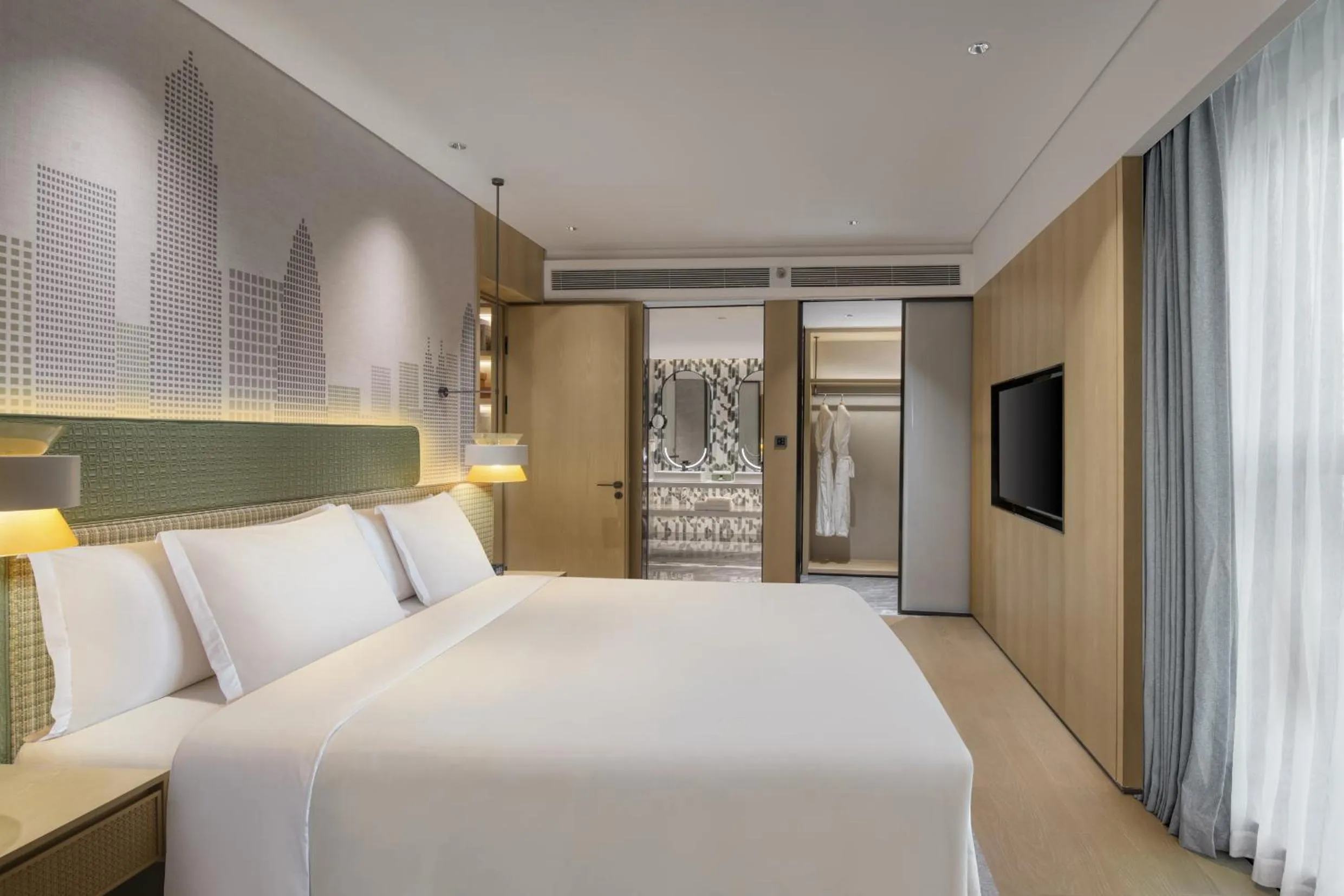 Bed in Holiday Inn Shenzhen Nanshan by IHG