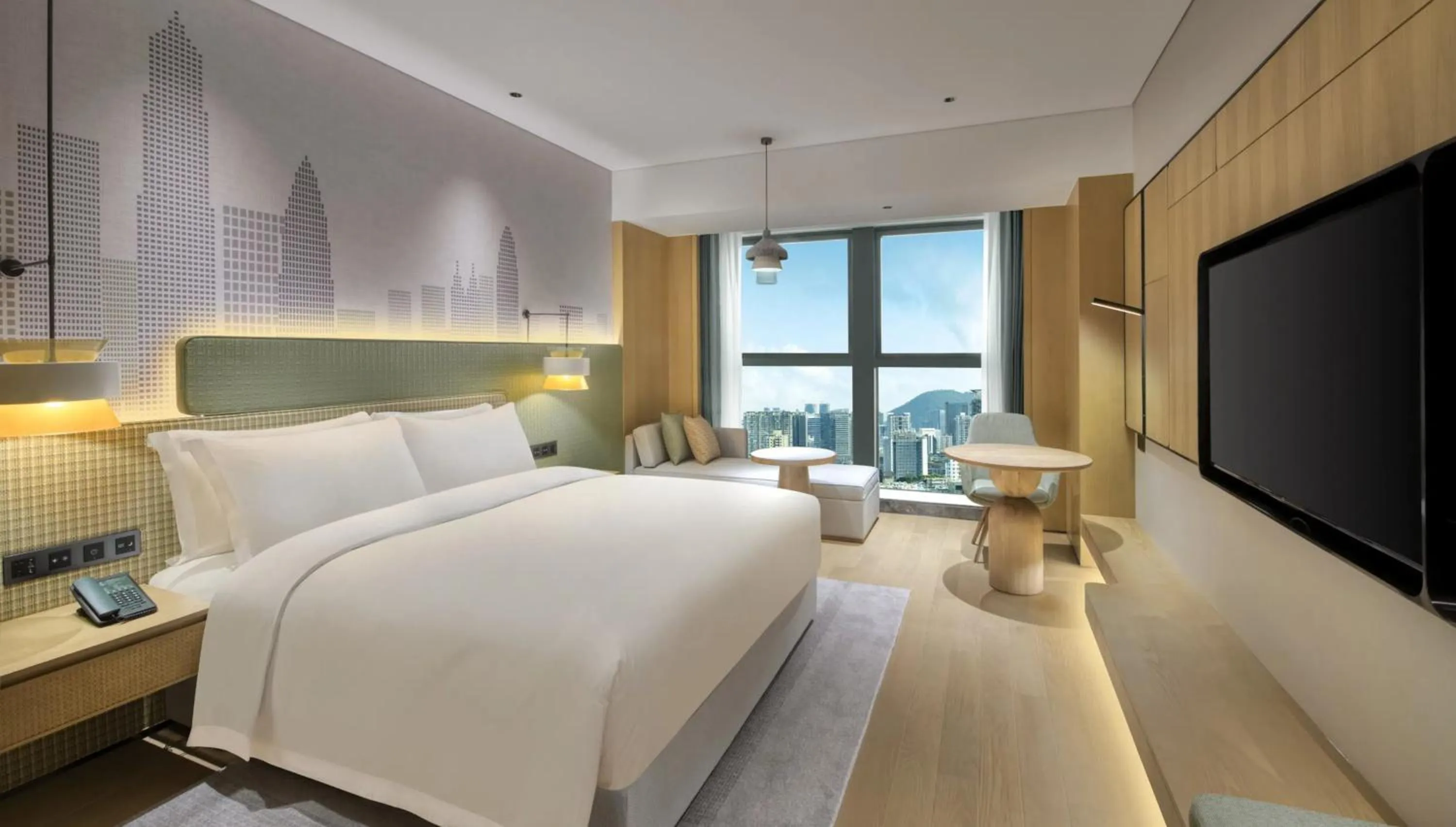 Photo of the whole room, Bed in Holiday Inn Shenzhen Nanshan by IHG