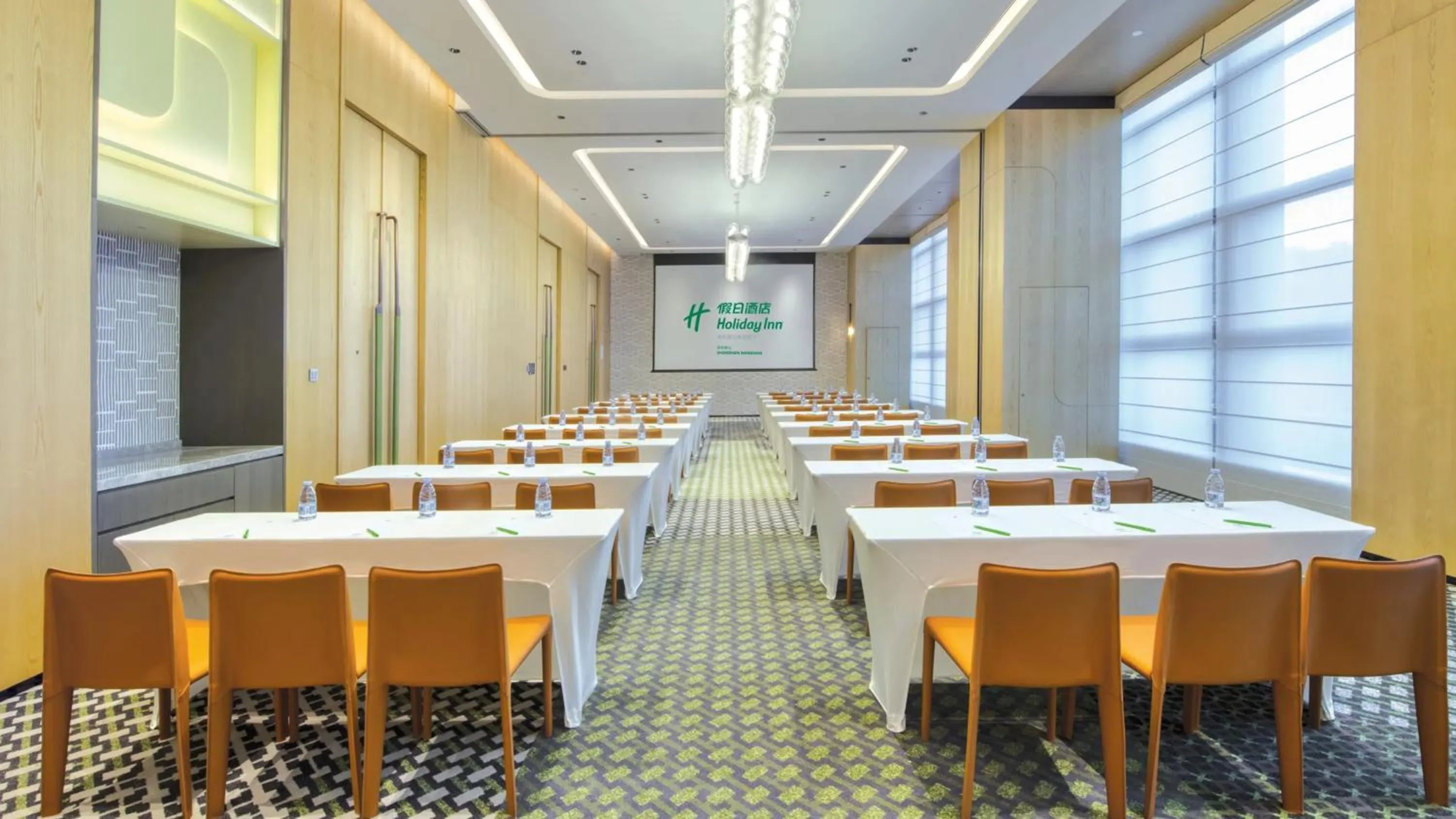 Meeting/conference room in Holiday Inn Shenzhen Nanshan by IHG