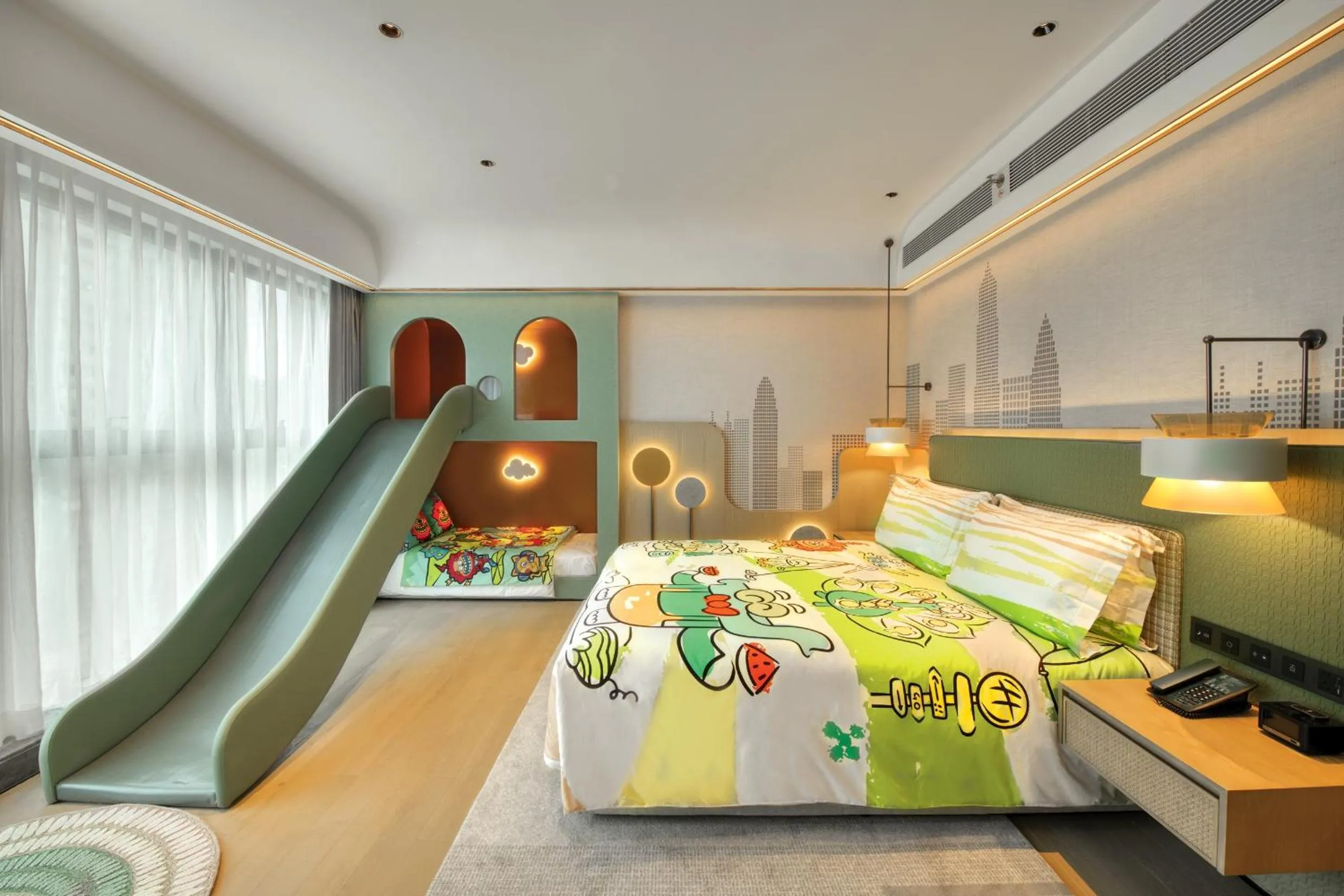 Bed in Holiday Inn Shenzhen Nanshan by IHG