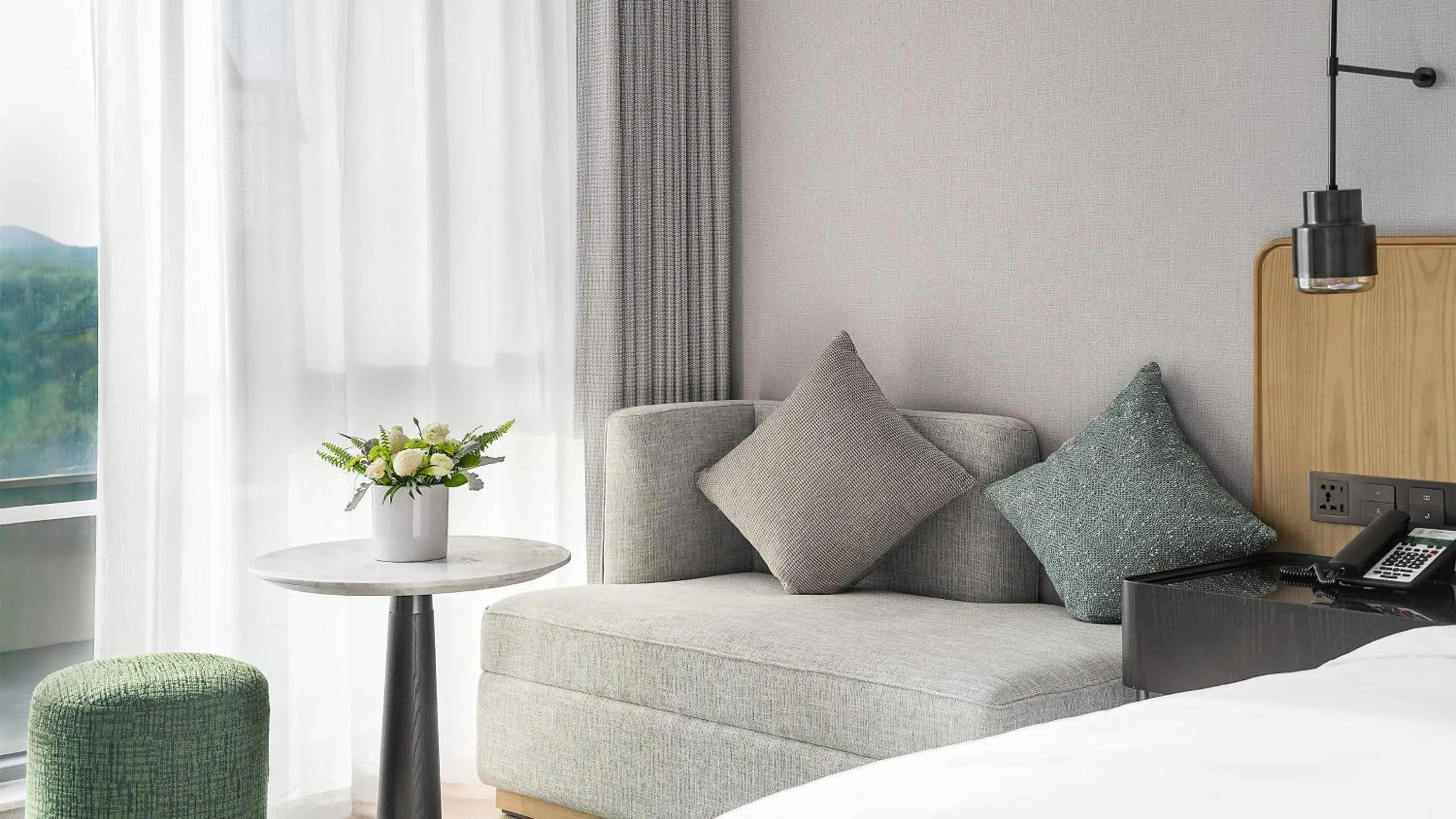 Standard King Room - Disability Access in Holiday Inn Wuhan Houguan Lake by IHG Standard King Room - Disability Access in Holiday Inn Wuhan Houguan Lake by IHG