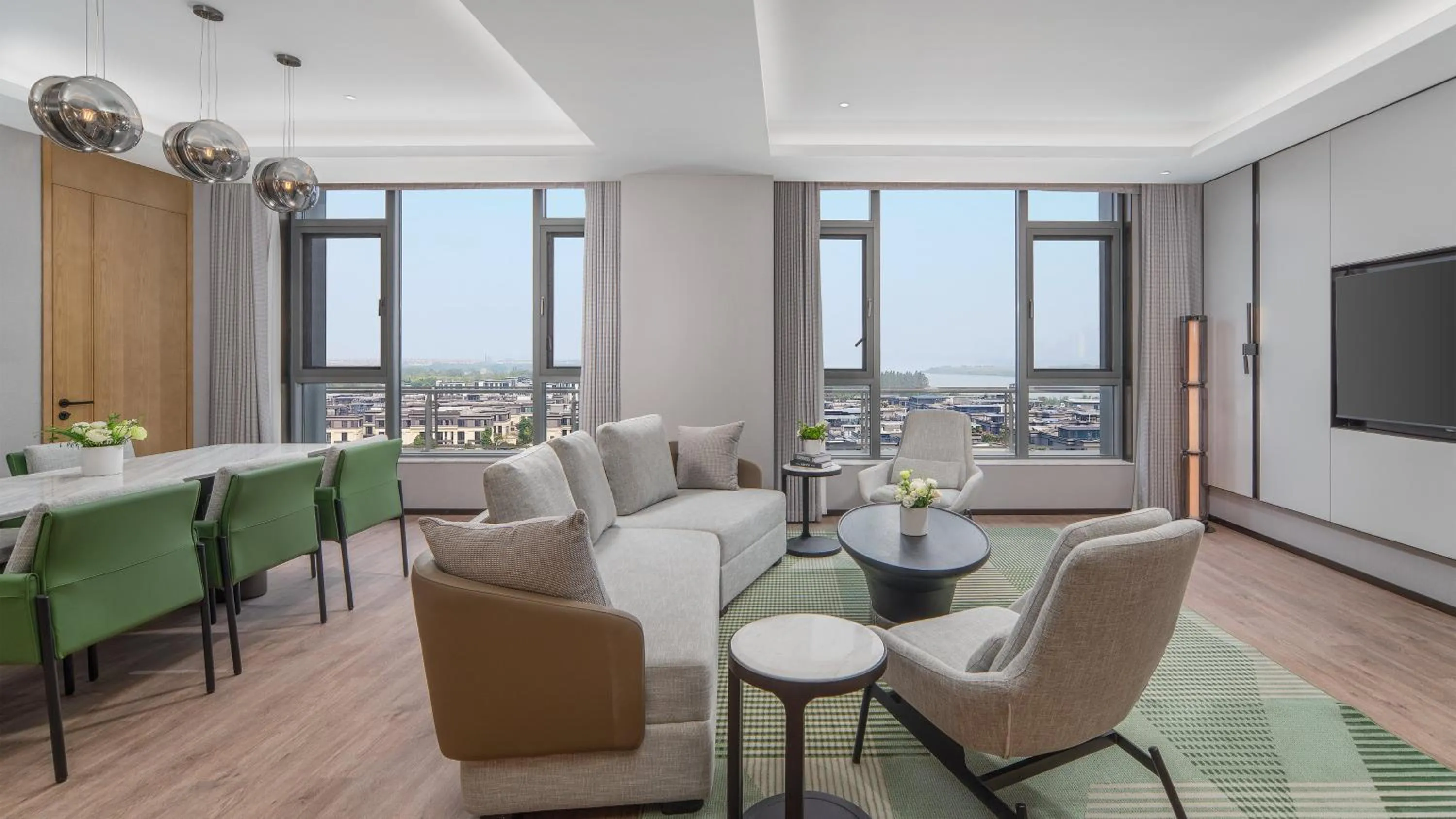 Bedroom in Holiday Inn Wuhan Houguan Lake by IHG