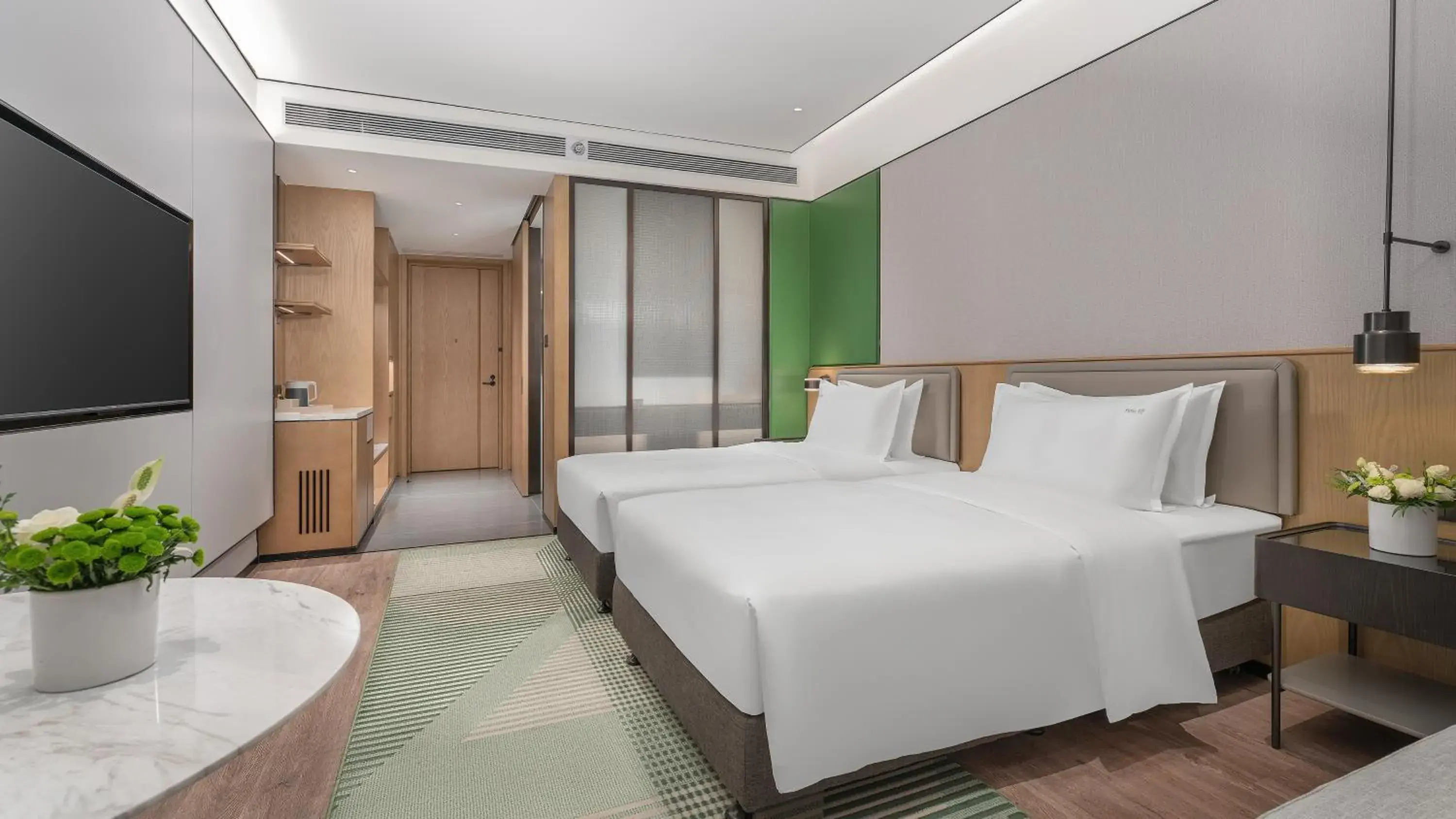 Standard Room in Holiday Inn Wuhan Houguan Lake by IHG Standard Room in Holiday Inn Wuhan Houguan Lake by IHG