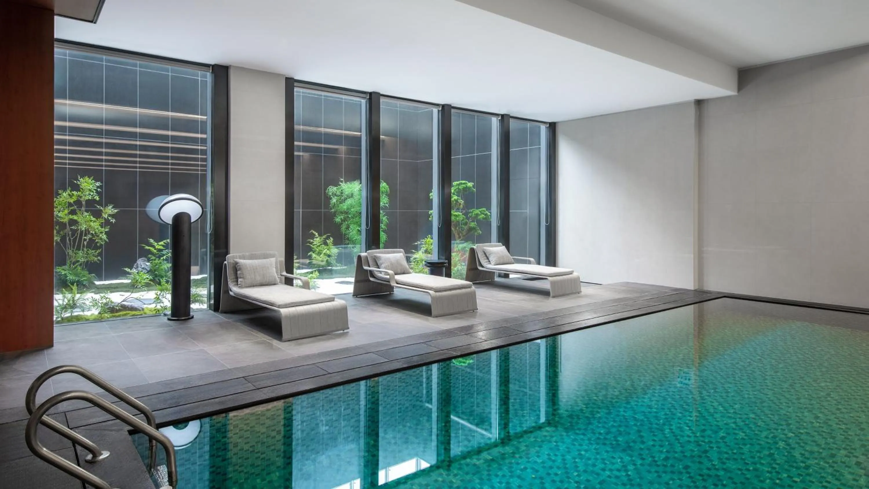 Swimming pool in Holiday Inn Wuhan Houguan Lake by IHG