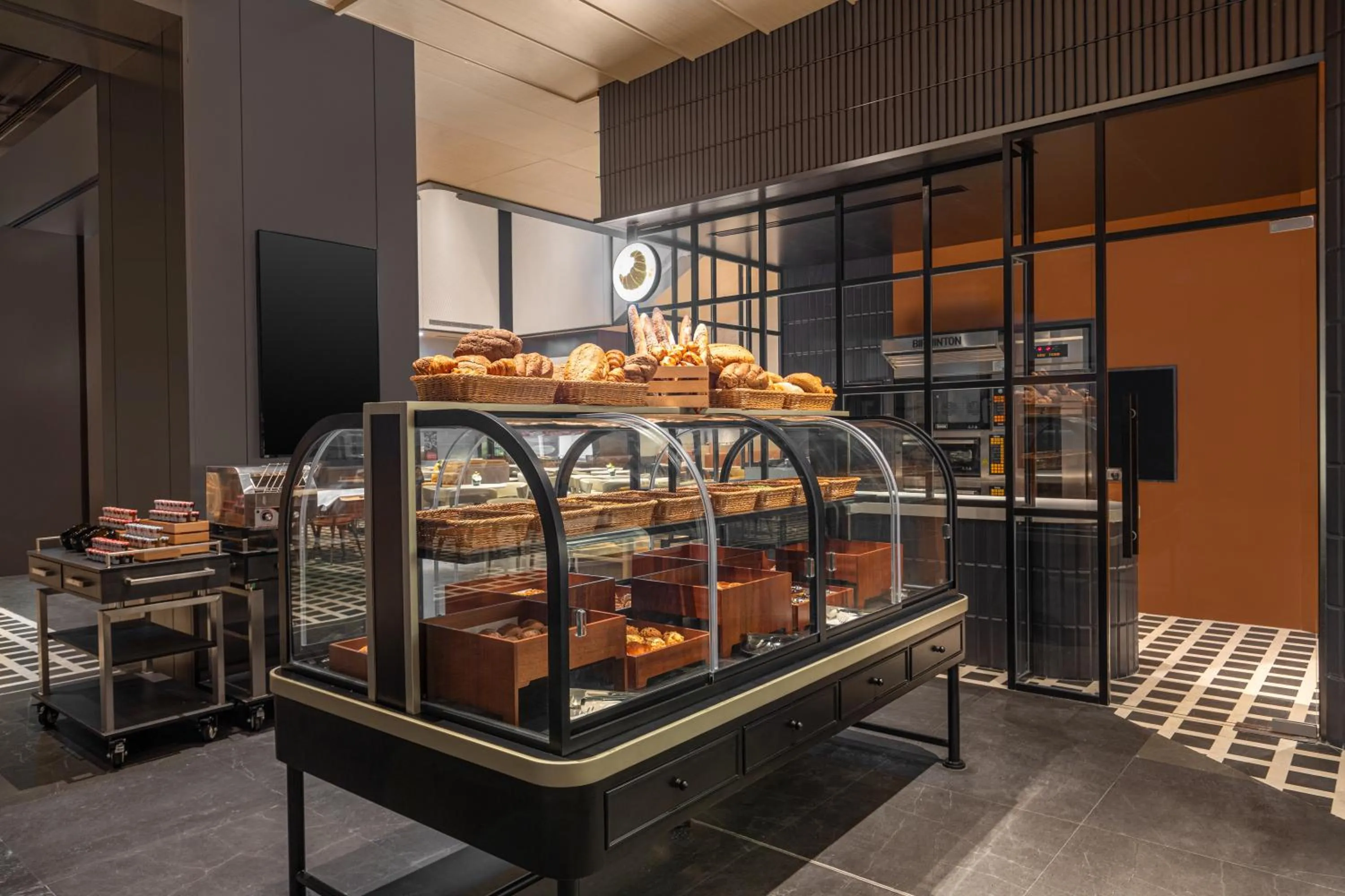 Breakfast in voco Suites Shanghai Hongqiao CBD by IHG