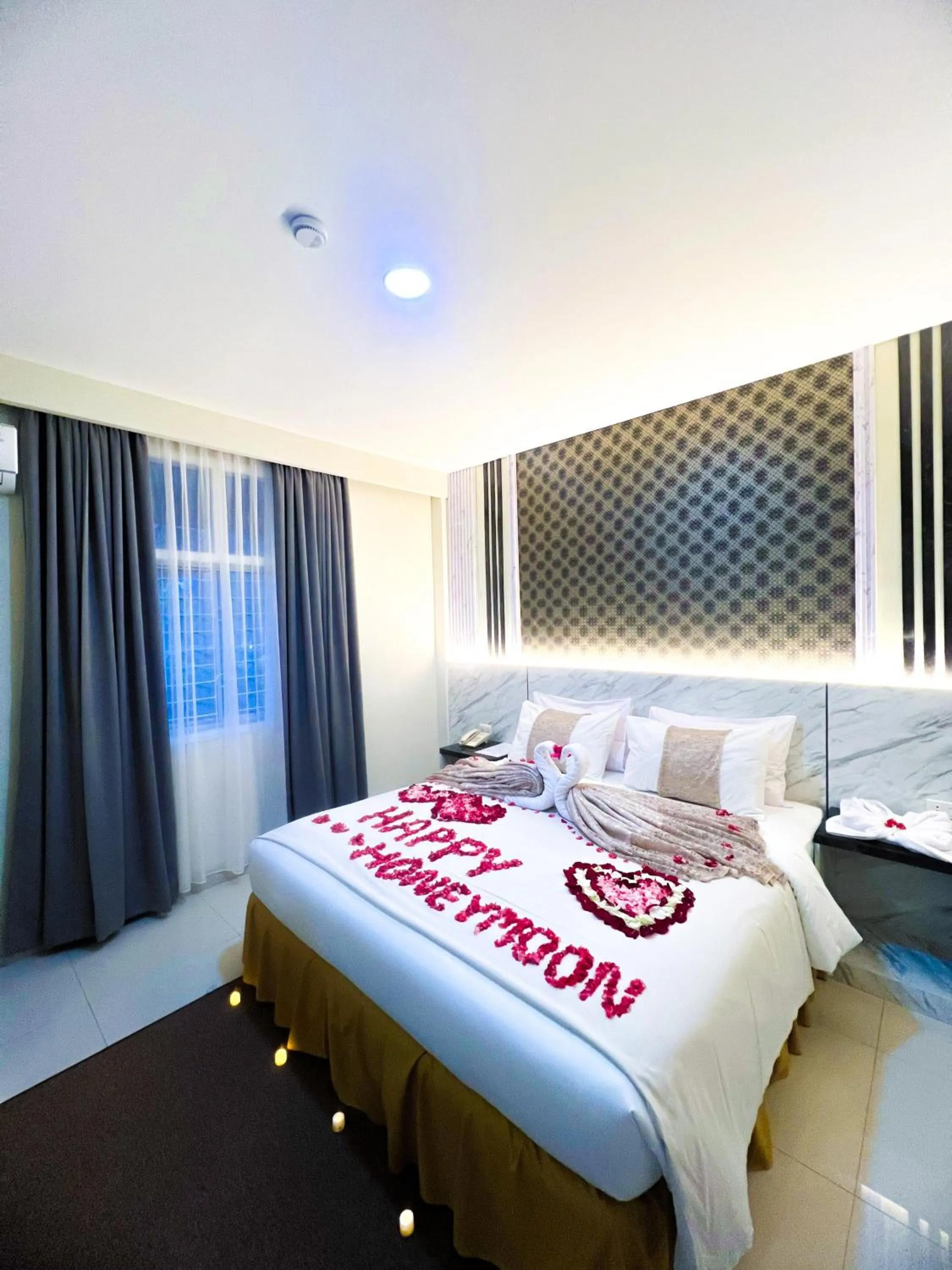 Bedroom, Bed in Soeltan Luxe Hotel Lampung
