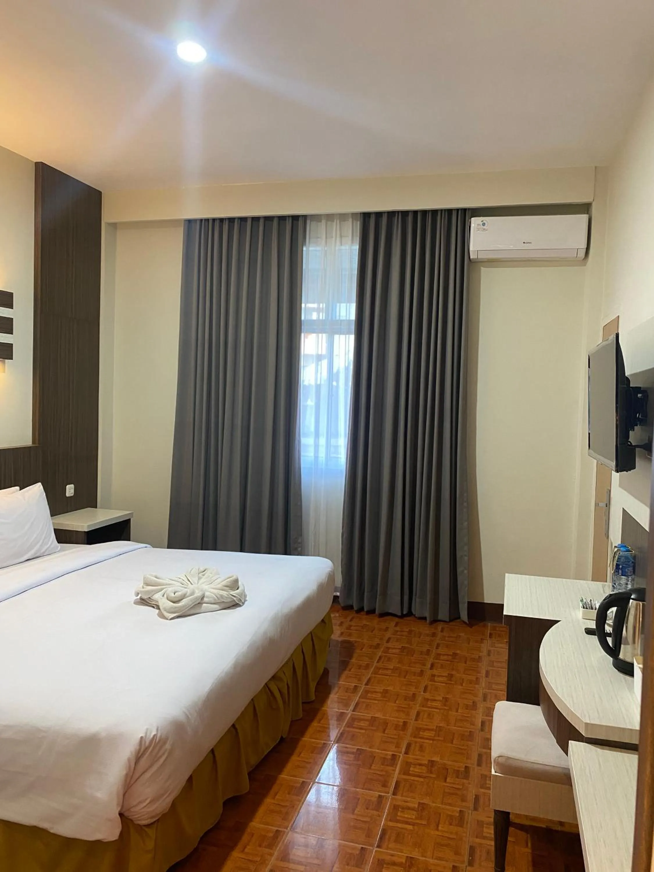 View (from property/room), Bed in Soeltan Luxe Hotel Lampung