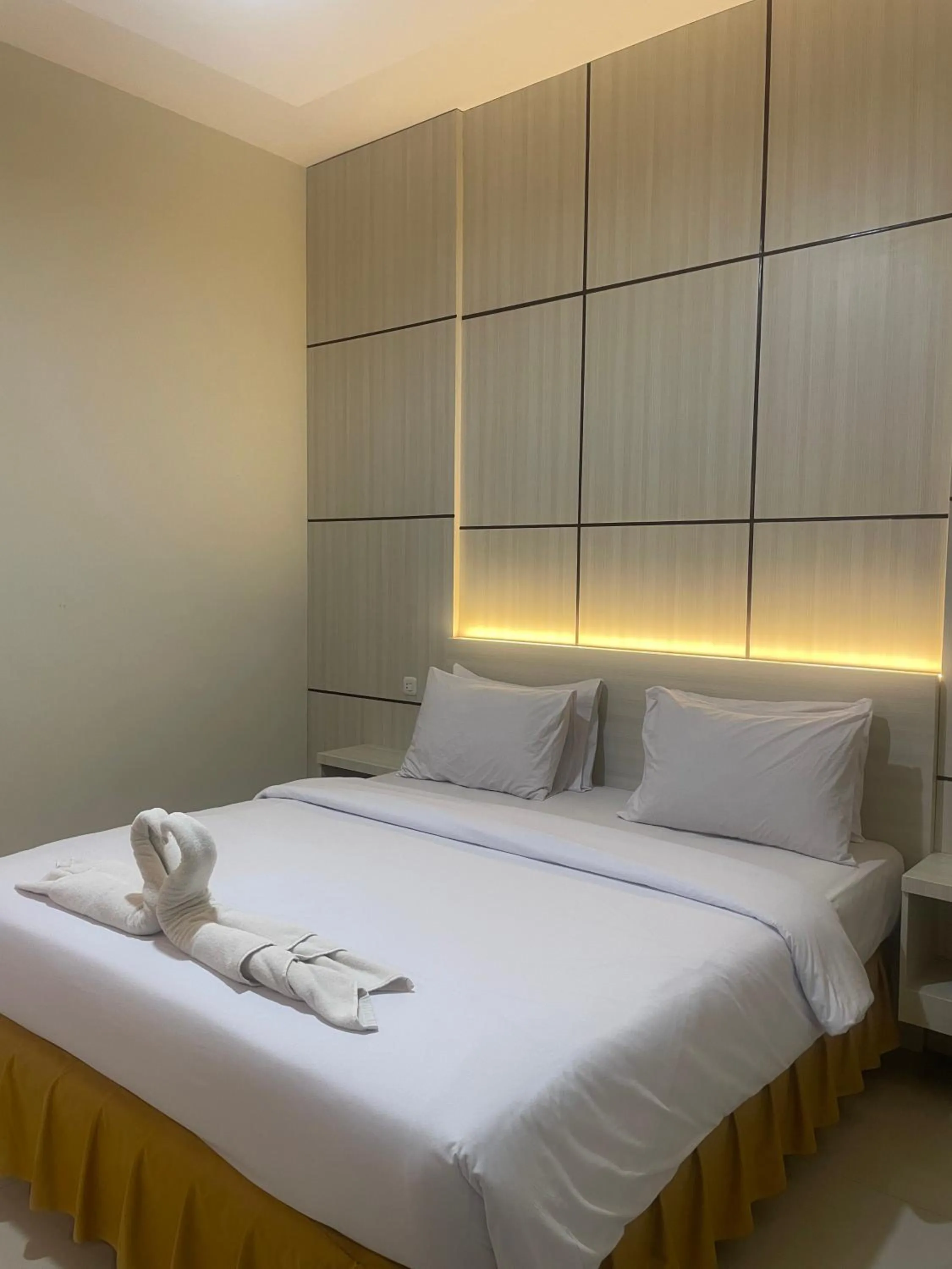 Bed in Soeltan Luxe Hotel Lampung