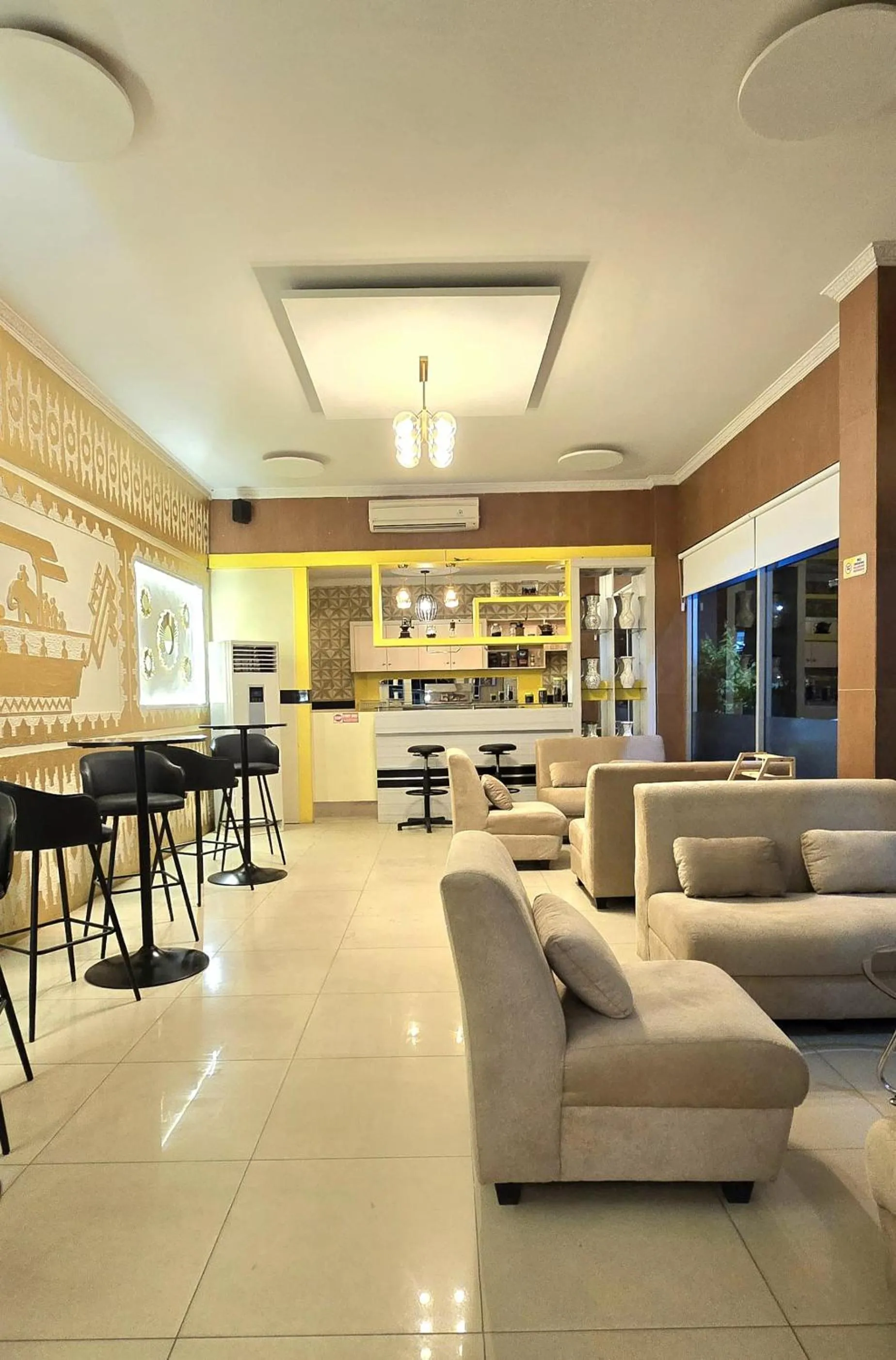 Restaurant/places to eat in Soeltan Luxe Hotel Lampung