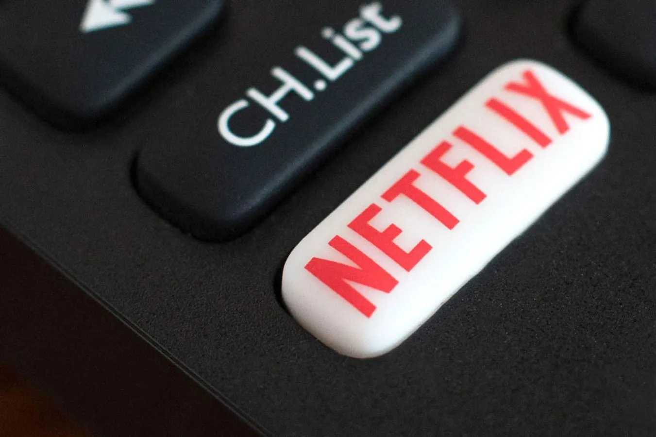 TV and multimedia in Boathouse Bunbury Bed & Breakfast