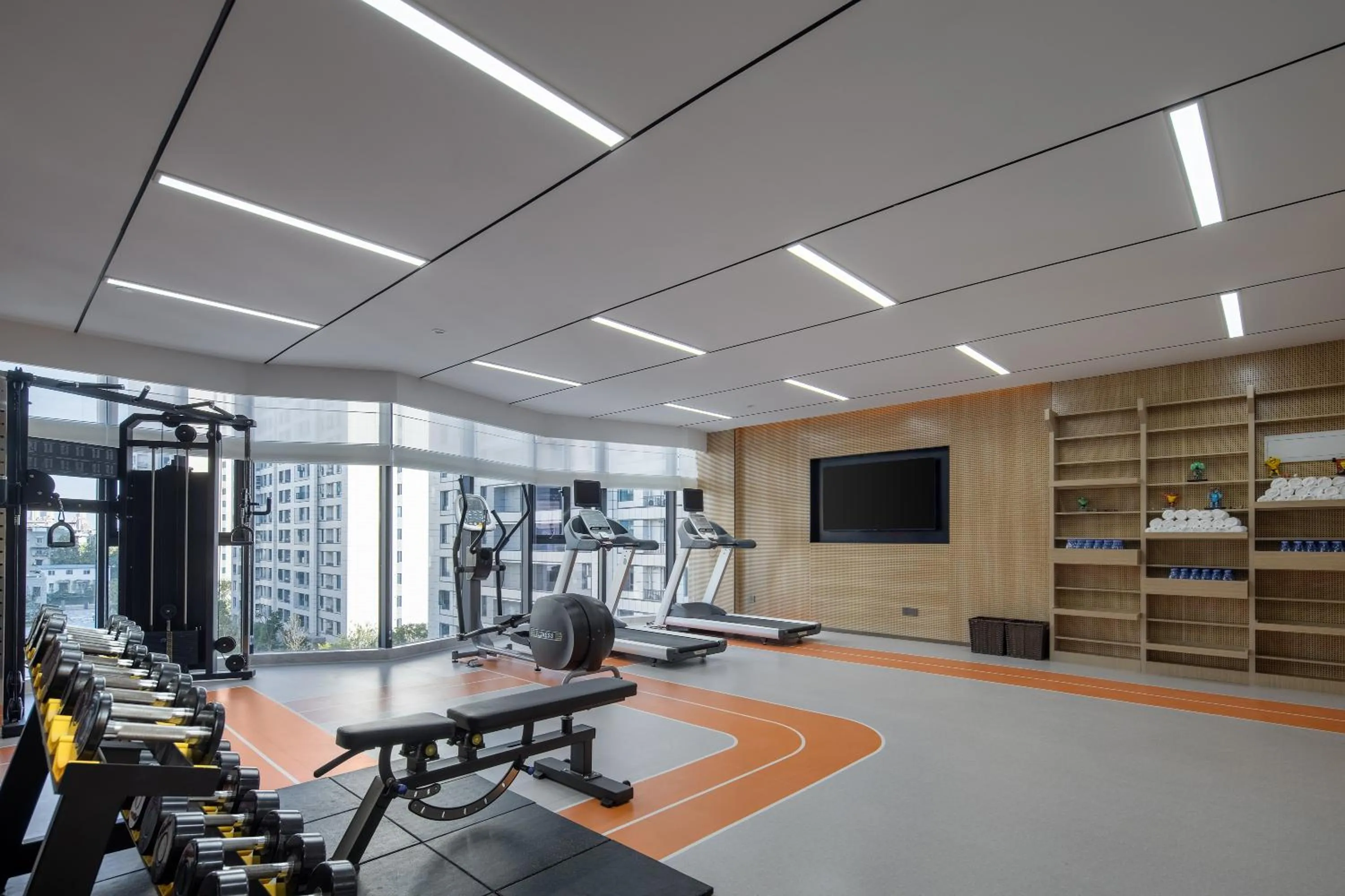 Fitness centre/facilities in Home2 by Suite Wuhan Qingshan