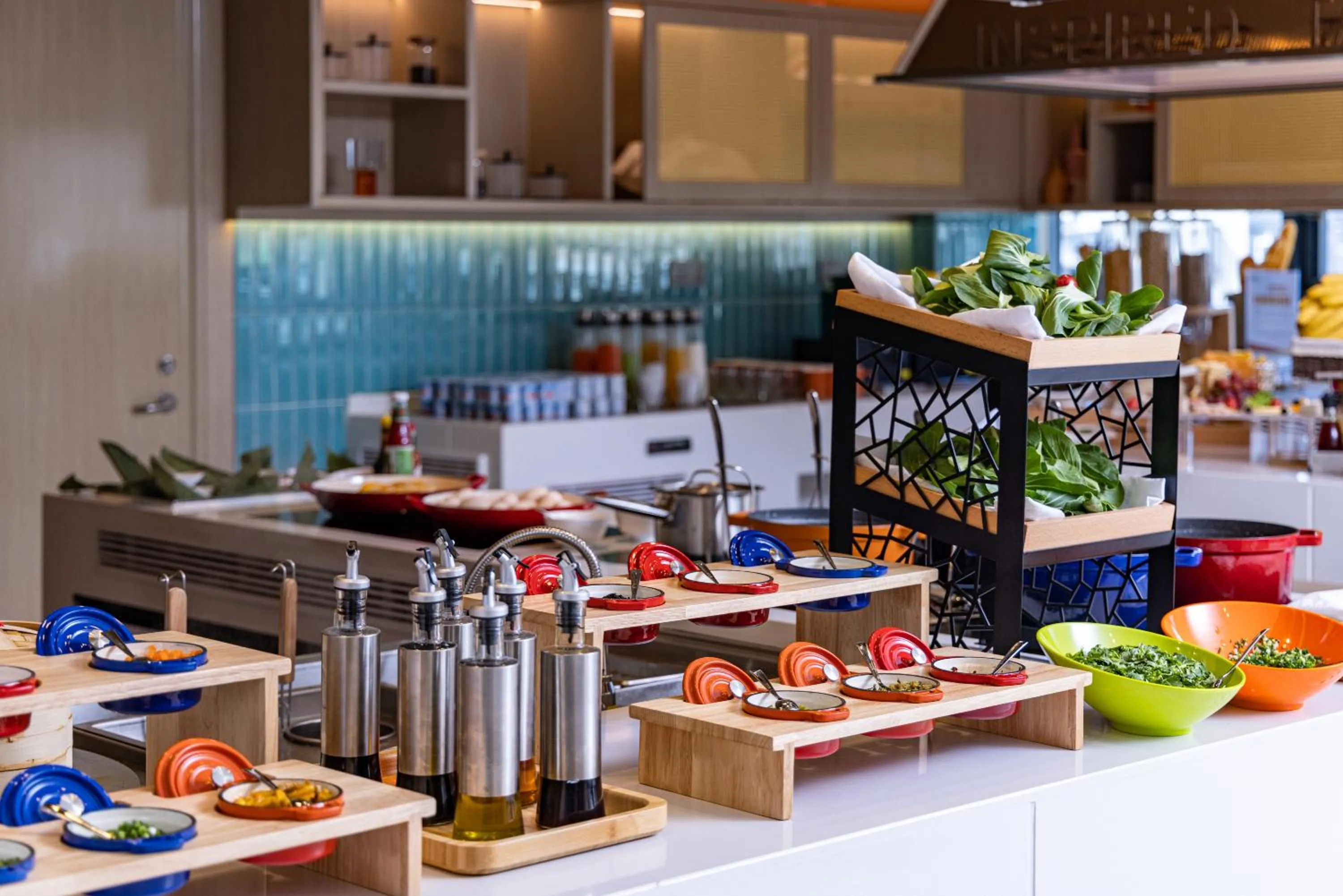 Restaurant/places to eat in Home2 by Suite Wuhan Qingshan