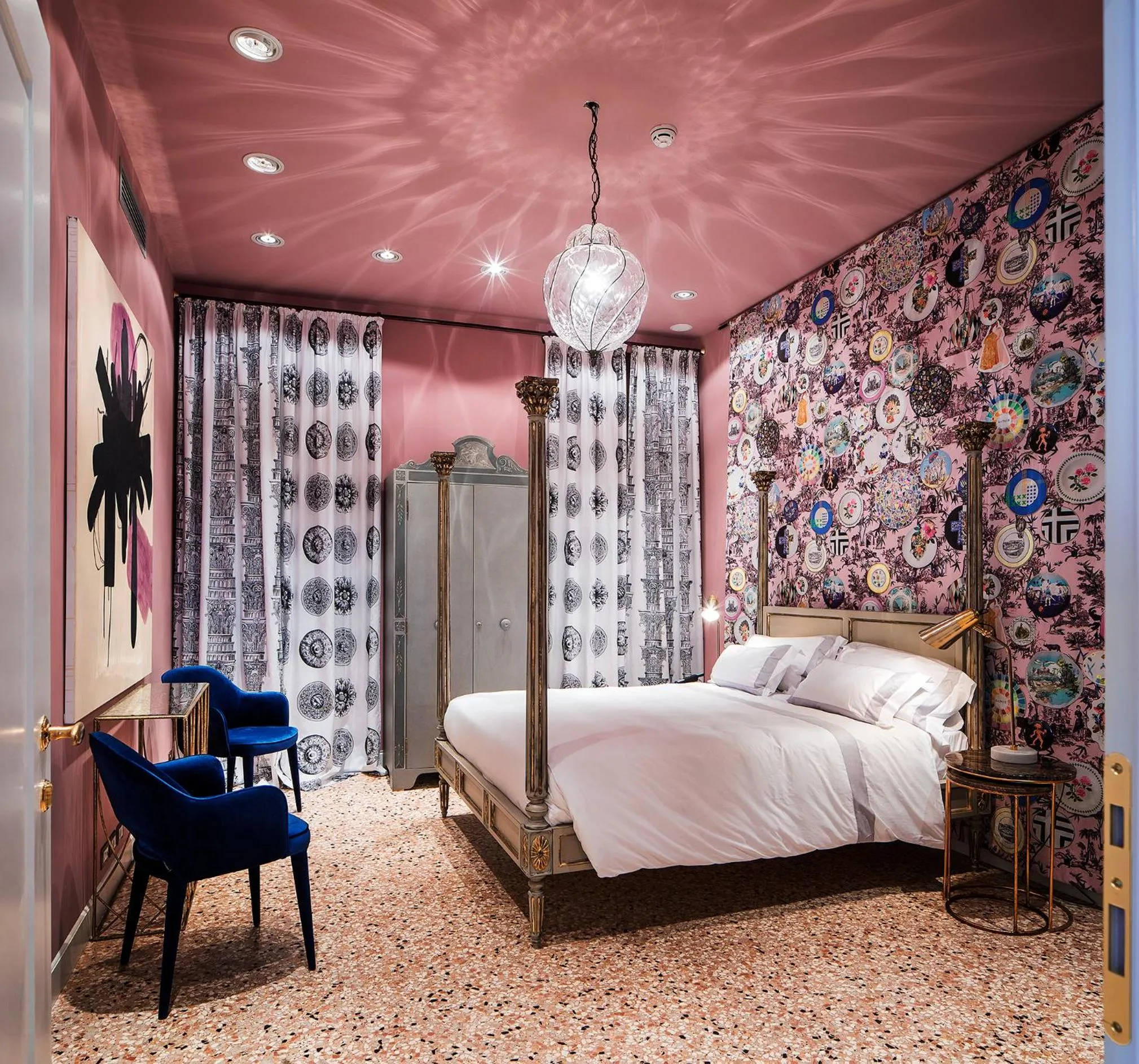 Bed in Hotel Heureka