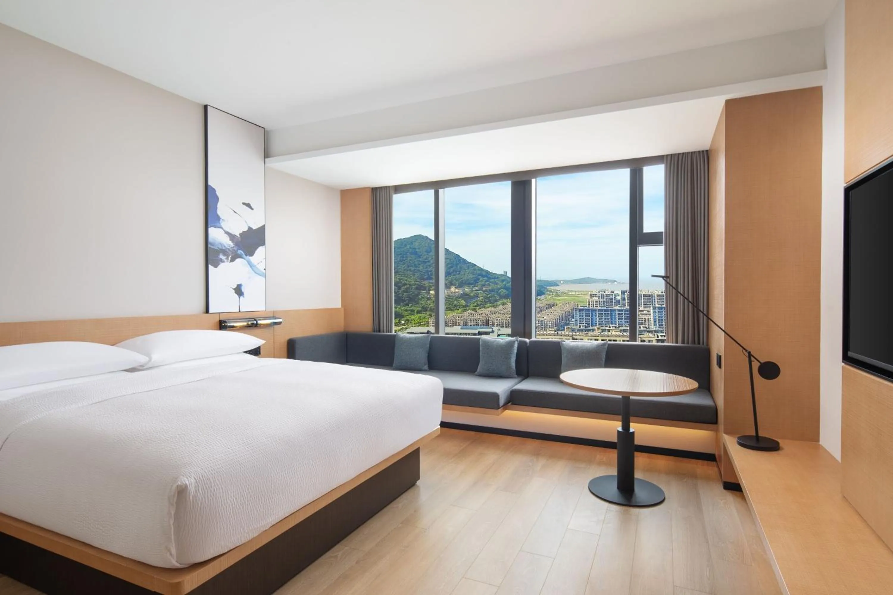 Photo of the whole room, Bed in Fairfield by Marriott Zhoushan Putuo