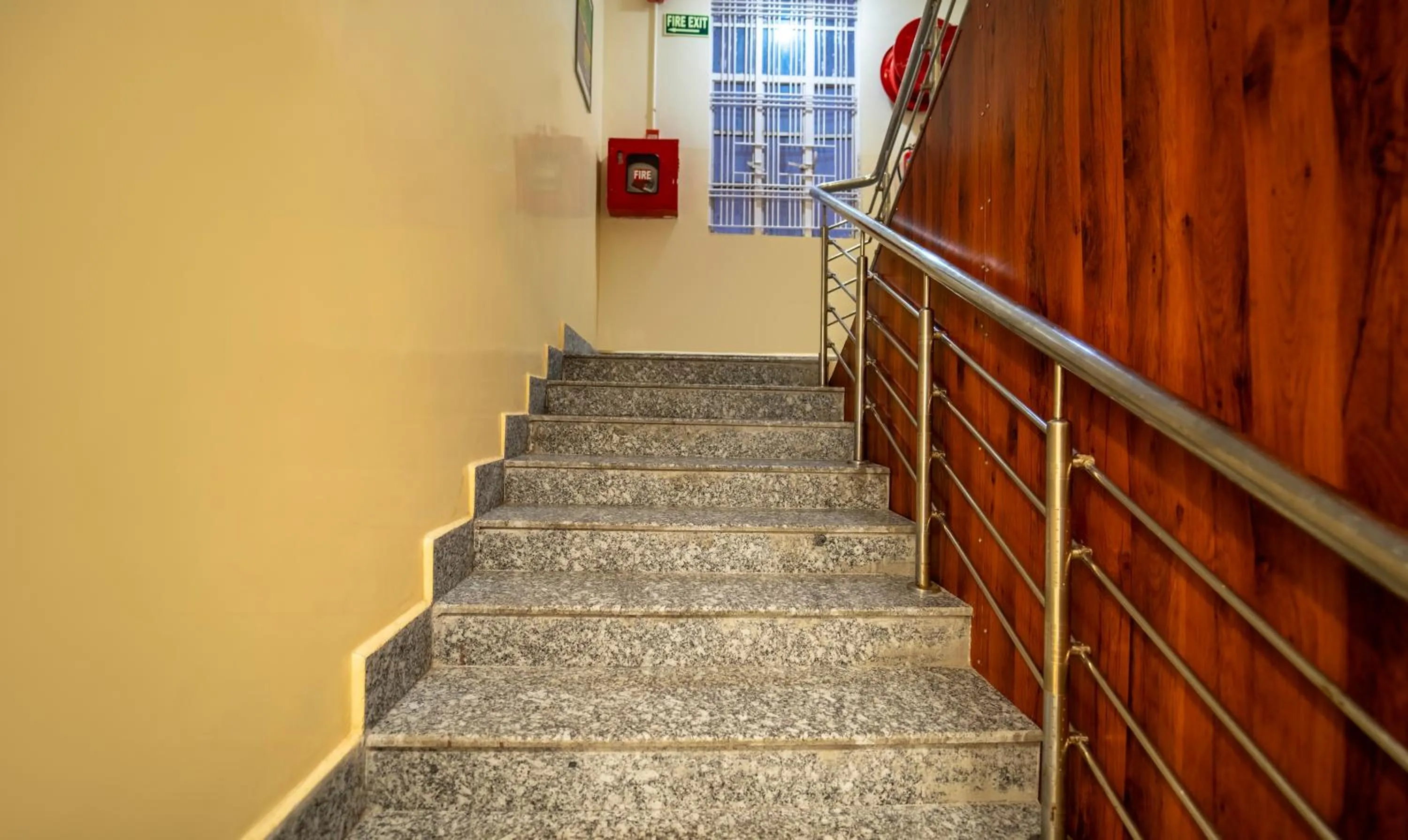 Lobby or reception in Treebo Taj Square, 10 Mins From Airport