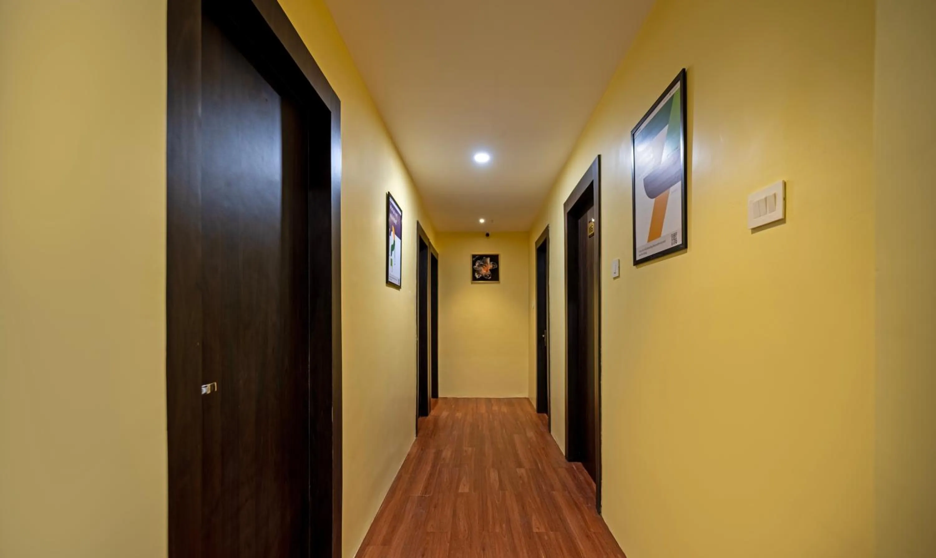 Lobby or reception in Treebo Taj Square, 10 Mins From Airport