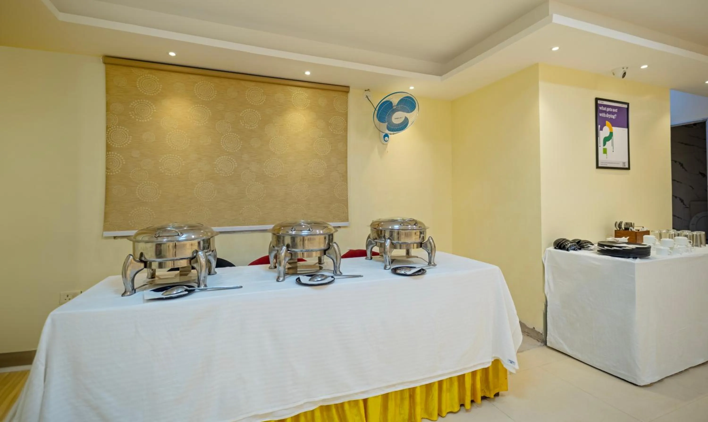 Buffet breakfast in Treebo Taj Square, 10 Mins From Airport