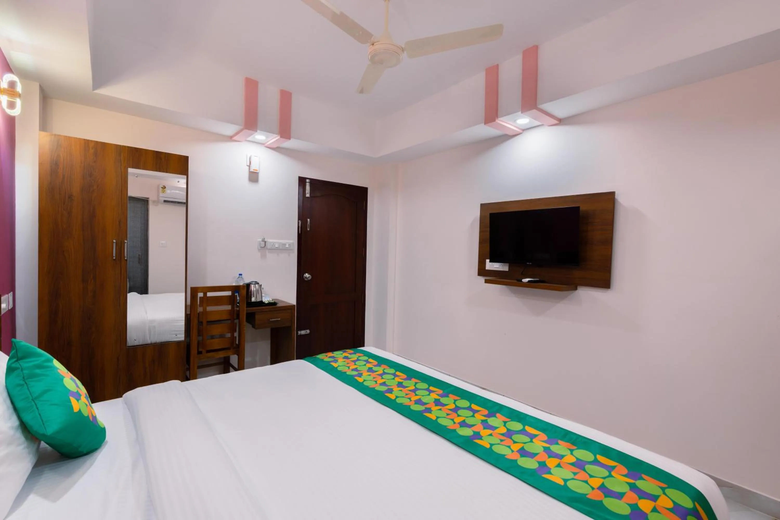 Bedroom, Bed in Treebo Airsuite Airport Hotel