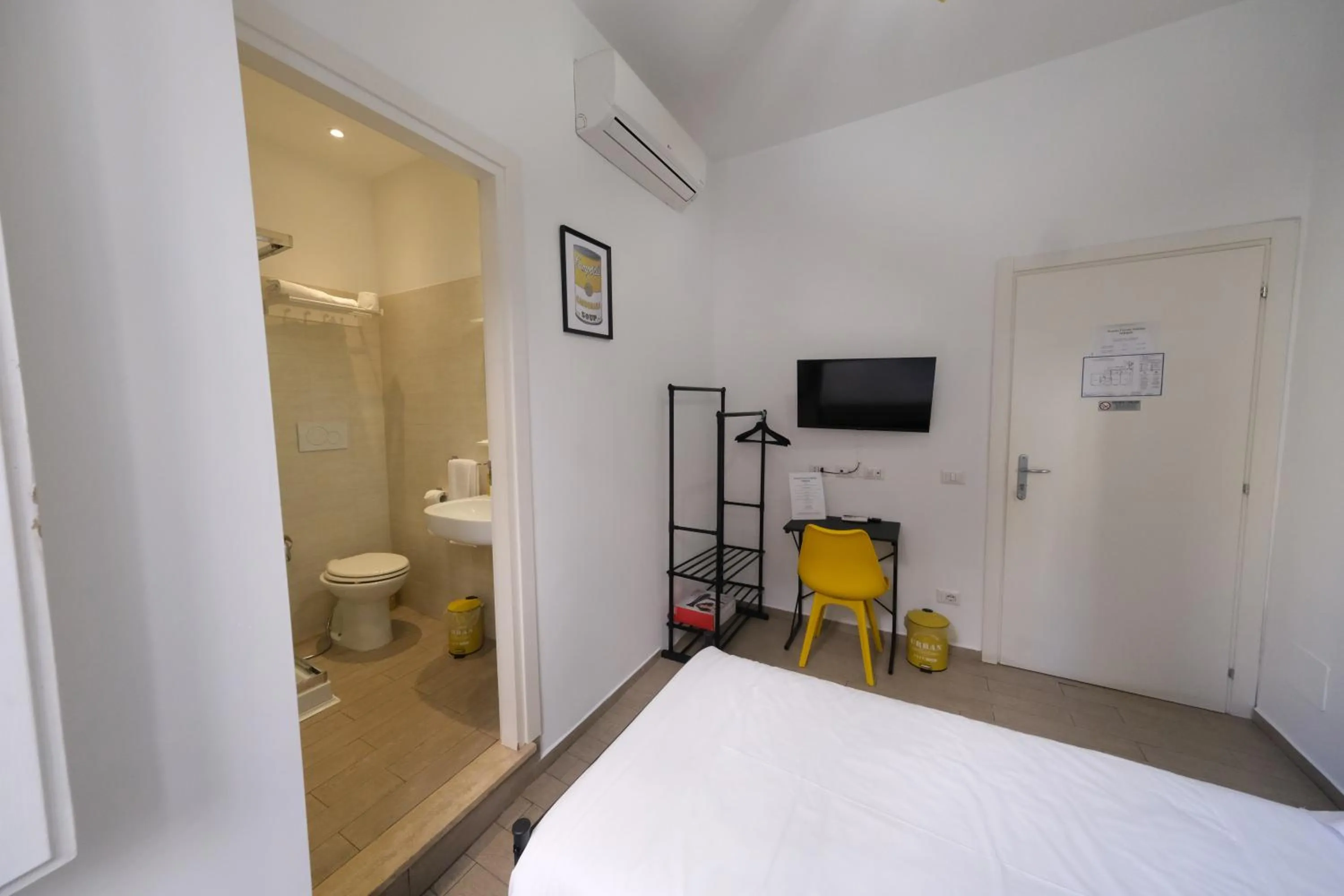 Bed in Roman Forum Holiday Termini