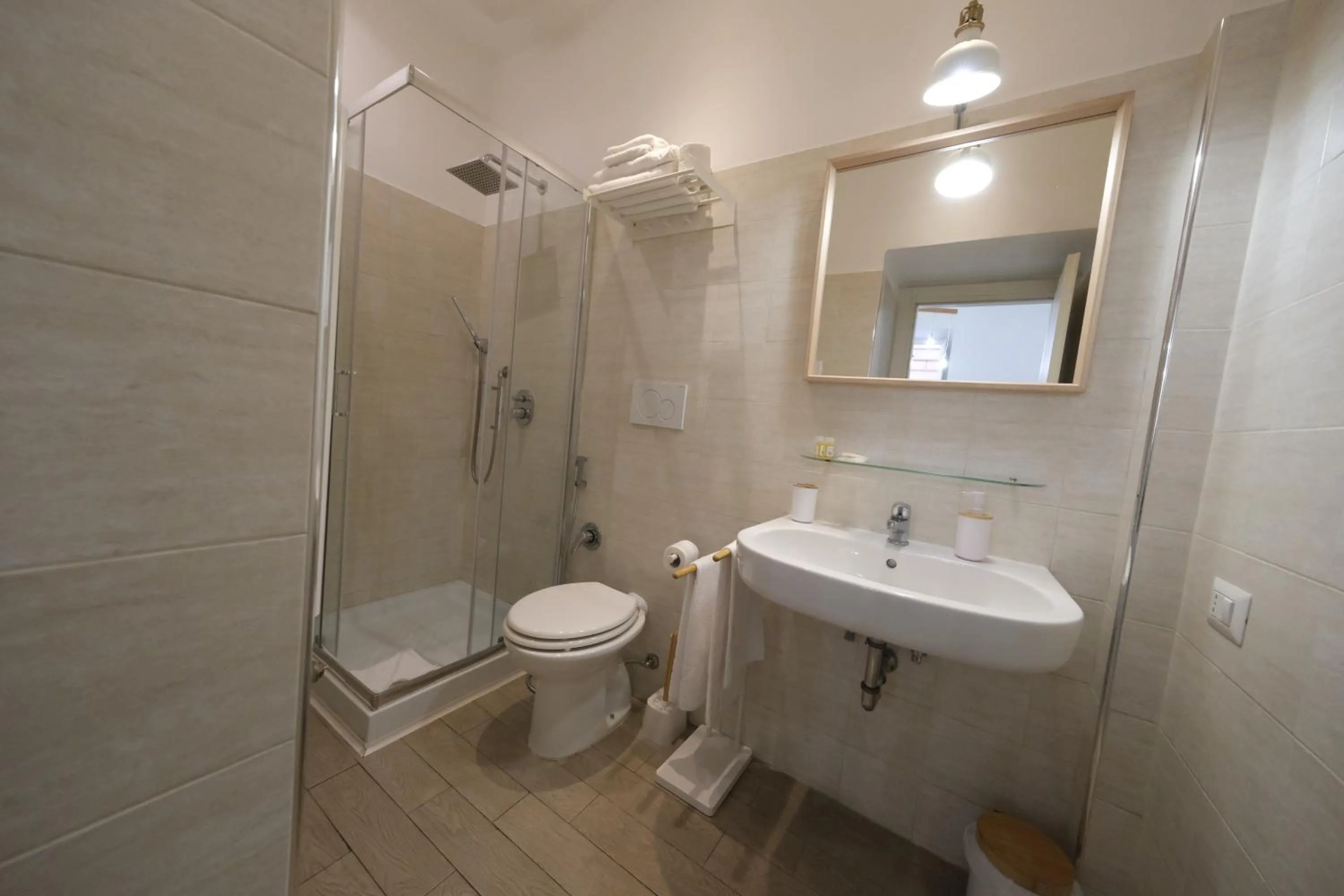 Bathroom in Roman Forum Holiday Termini