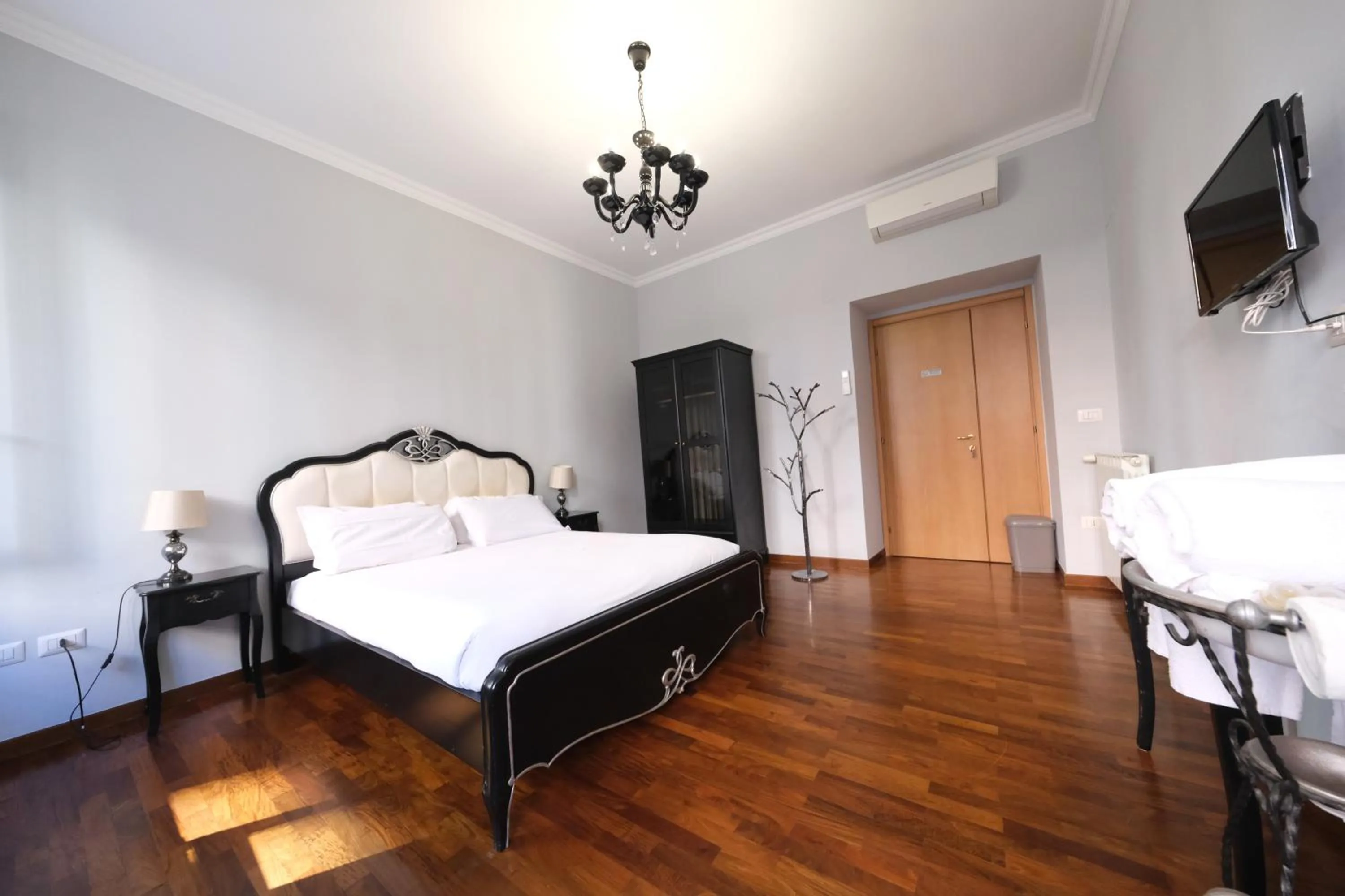 Bed in Roman Forum Holiday Termini