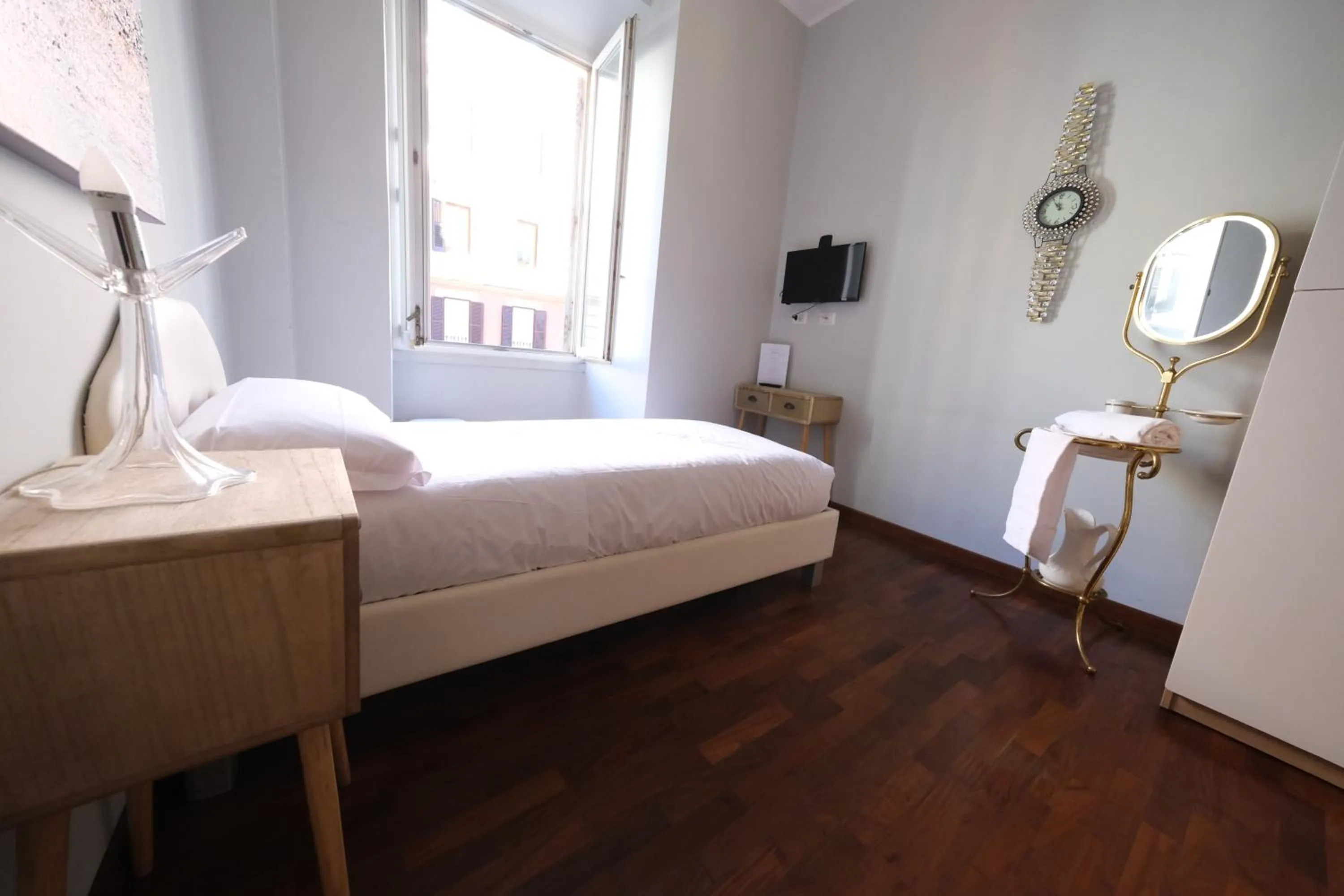 Bedroom, Bed in Roman Forum Holiday Termini