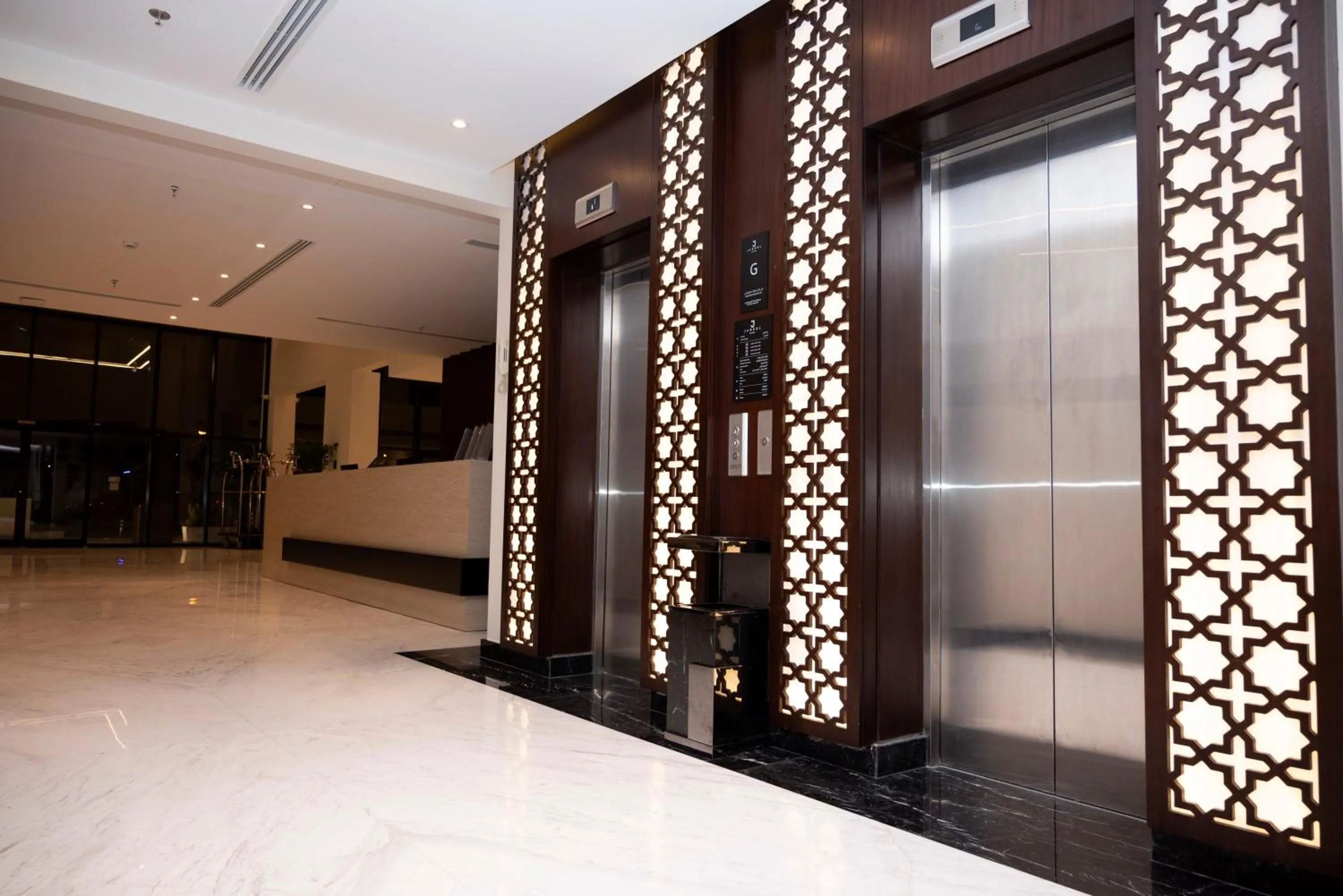 elevator in Jadeel Hotel
