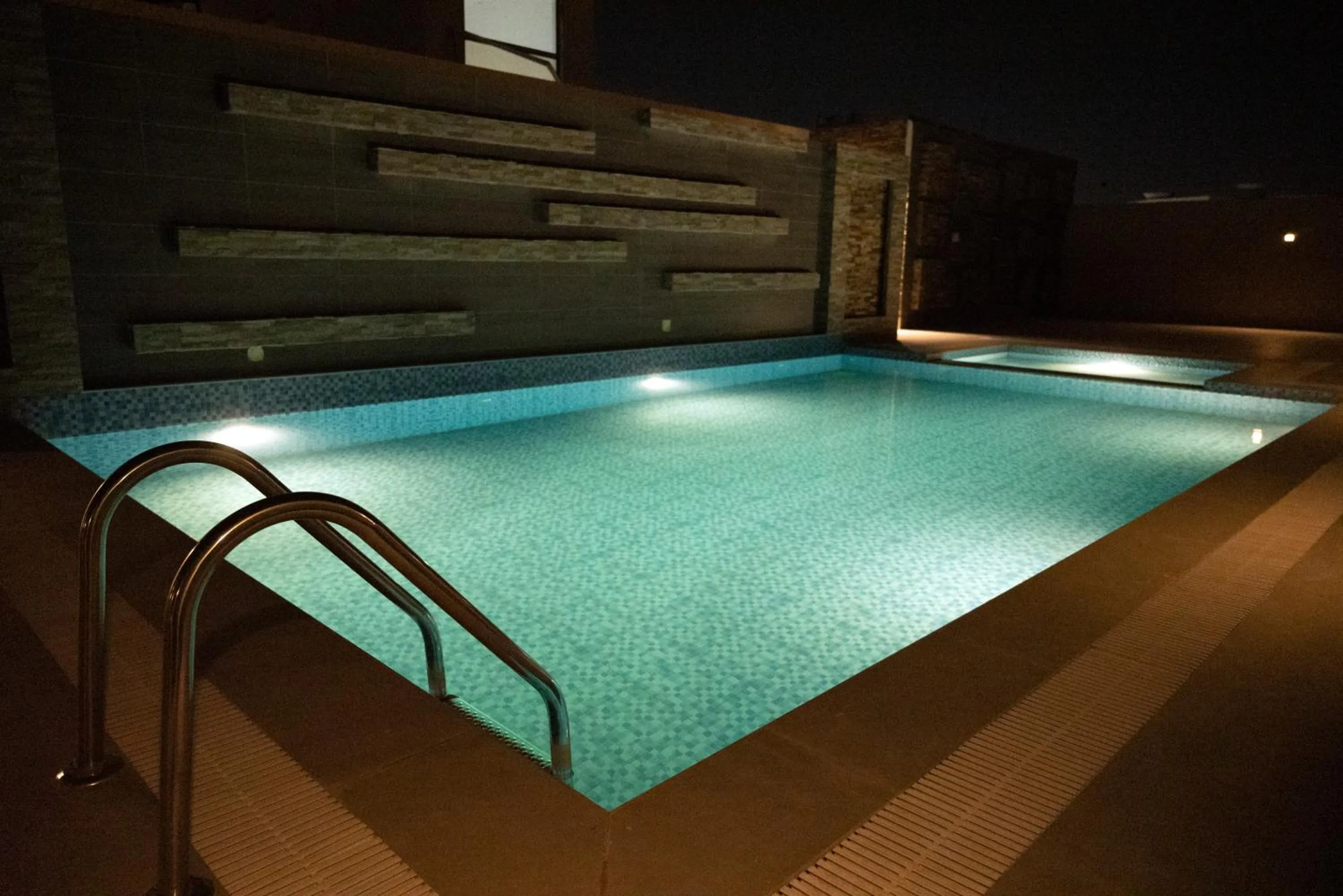 Pool view in Jadeel Hotel