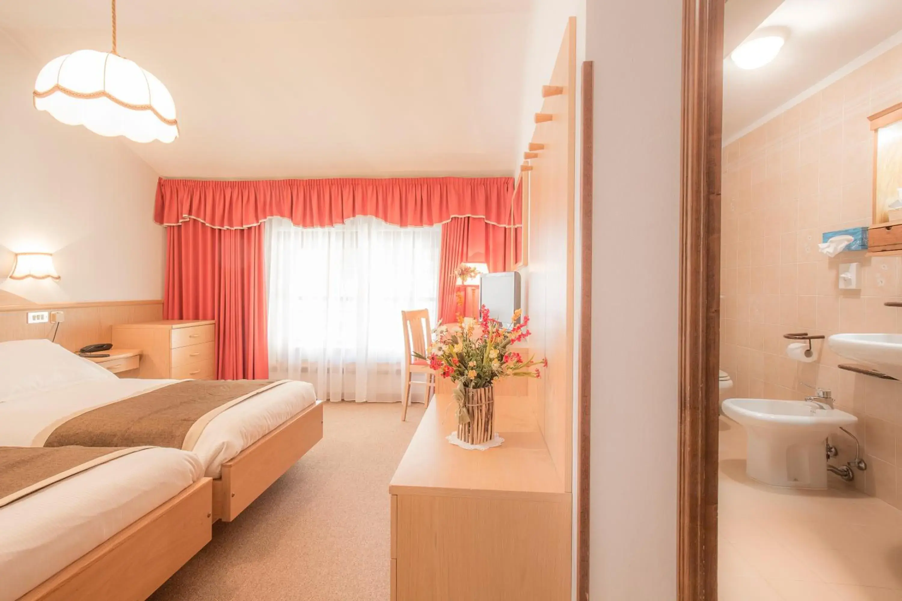 Twin Room - single occupancy in Hotel Villa Trieste Twin Room - single occupancy in Hotel Villa Trieste