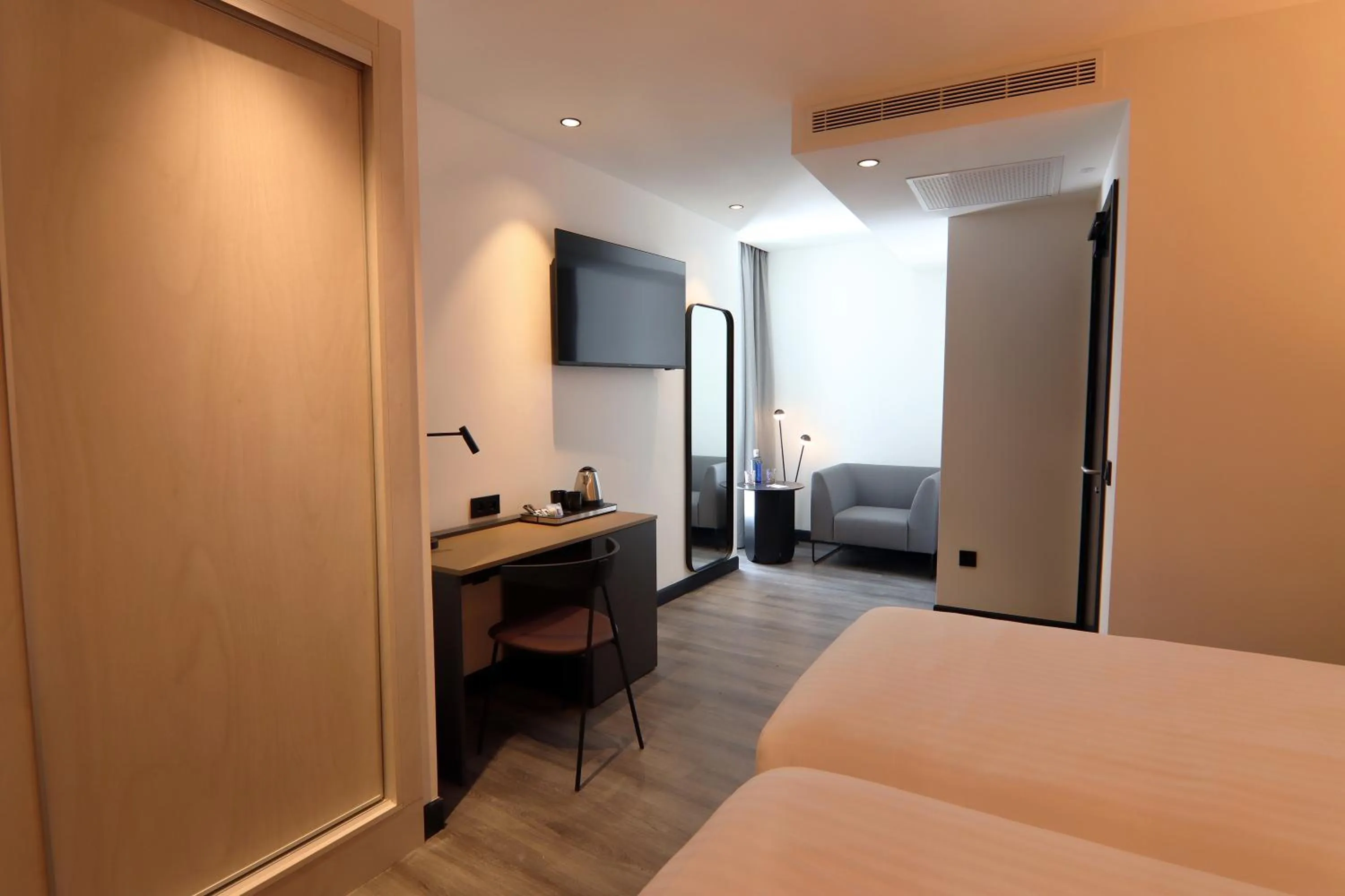 Bedroom, Bed in Silken Saaj Maar - Adults Only