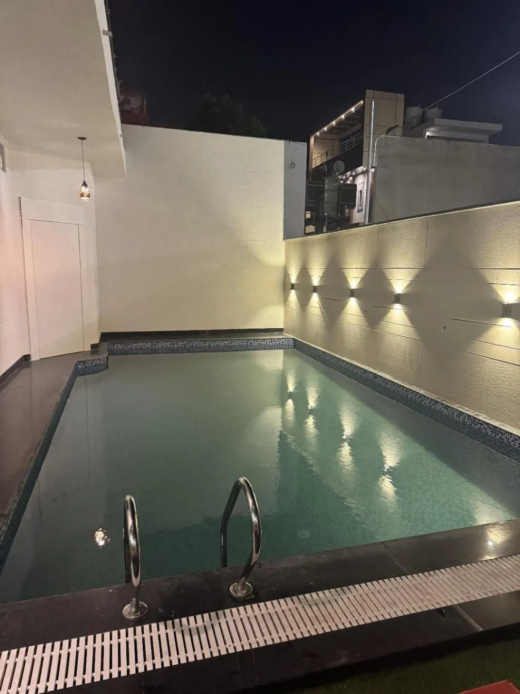 Swimming pool in Hotel Elinor By Dazzling Hotels & Resorts