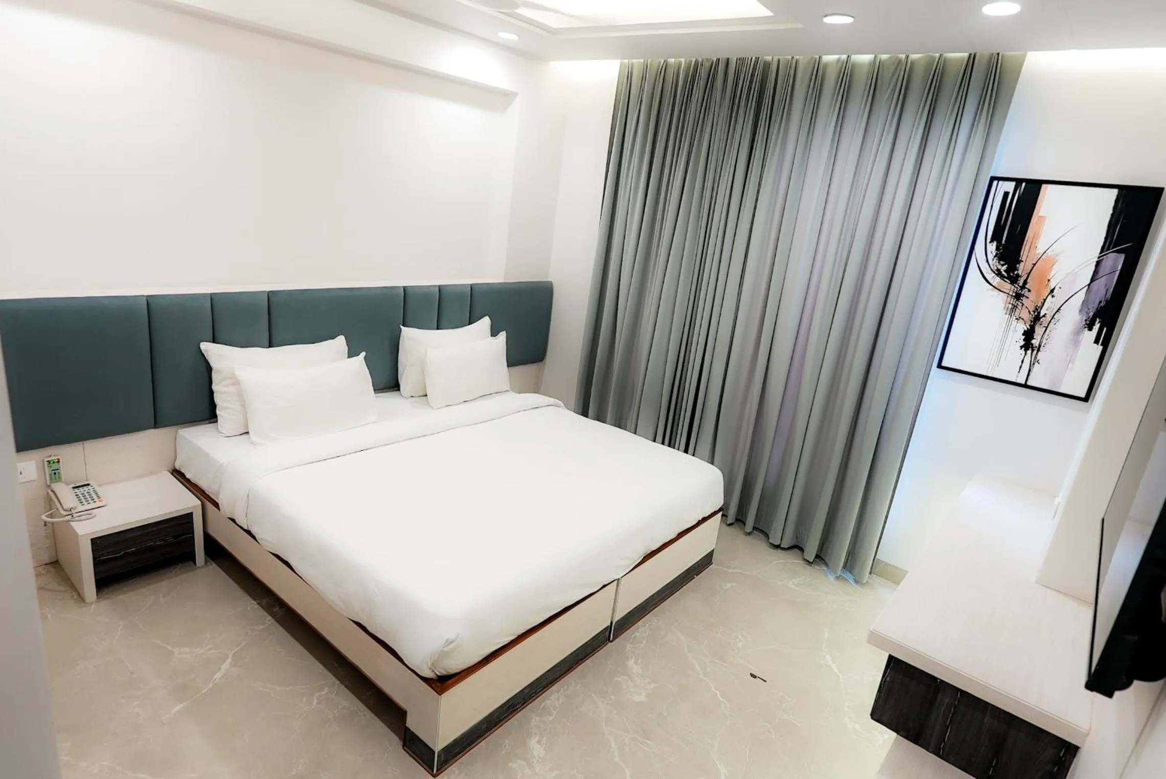Bedroom, Bed in Hotel Elinor By Dazzling Hotels & Resorts