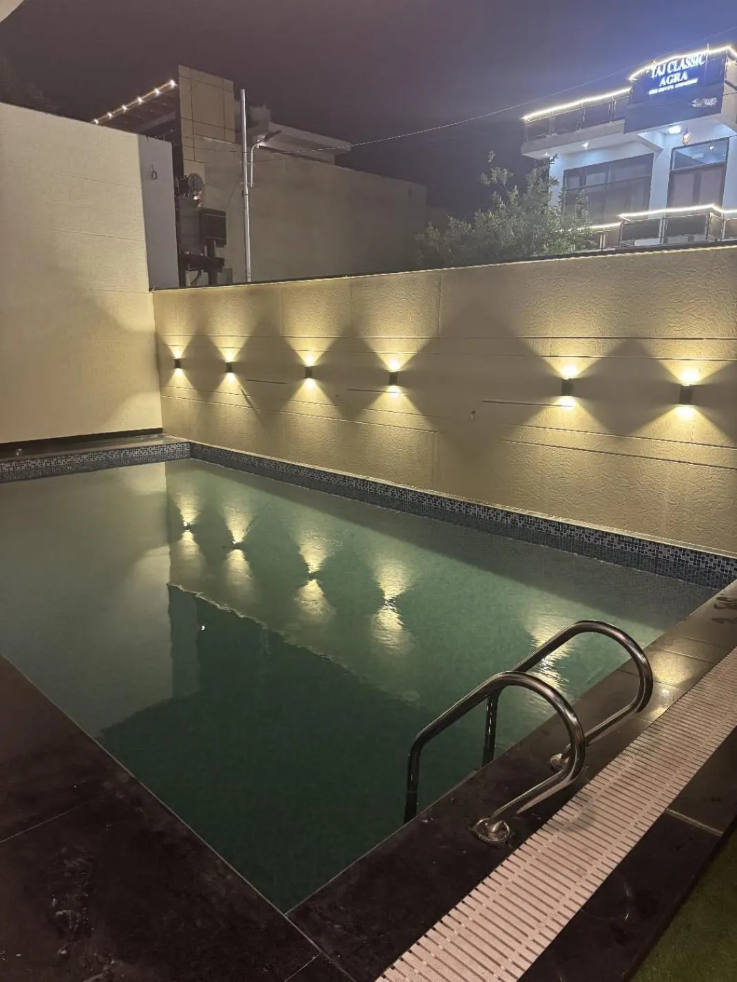 Swimming pool in Hotel Elinor By Dazzling Hotels & Resorts