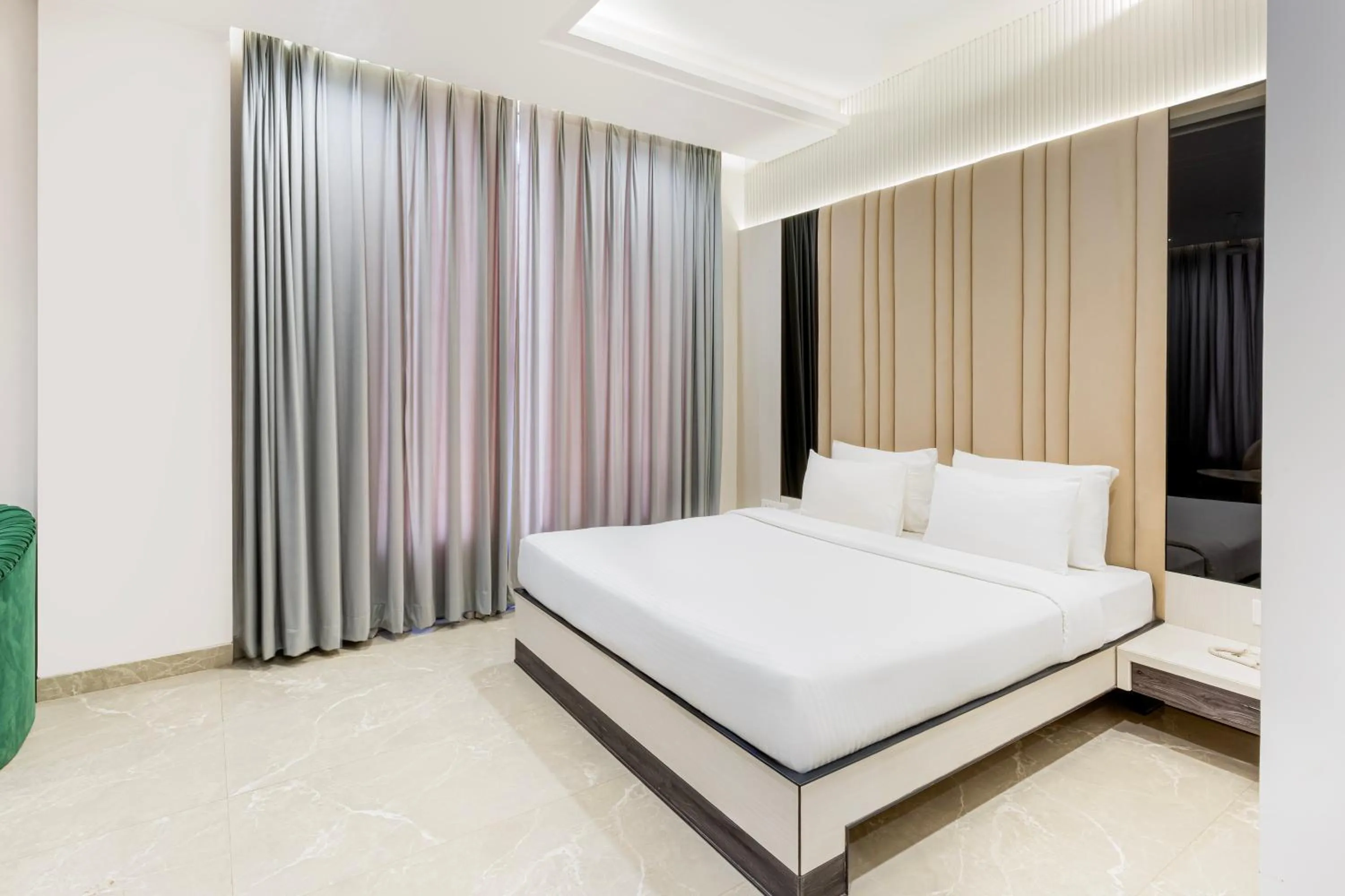 Bed in Hotel Elinor By Dazzling Hotels & Resorts